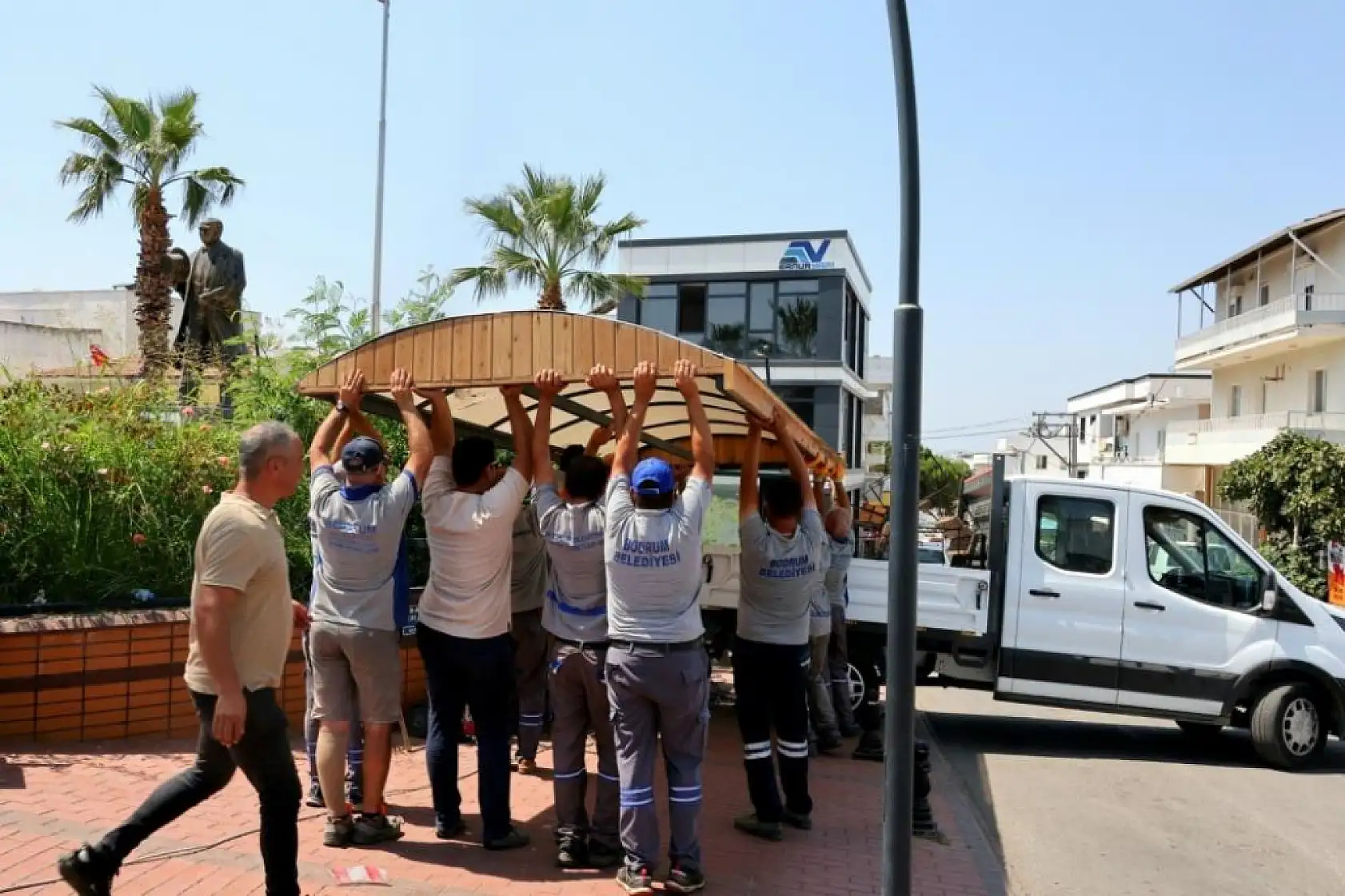 Bodrum Belediyesi, Kent Mobilyalarını Yeniliyor
