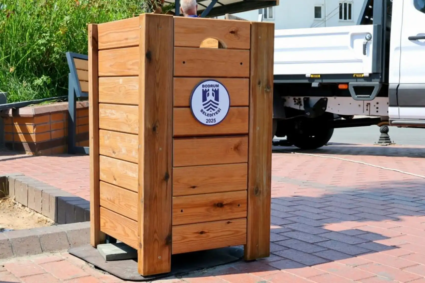 Bodrum Belediyesi, Kent Mobilyalarını Yeniliyor