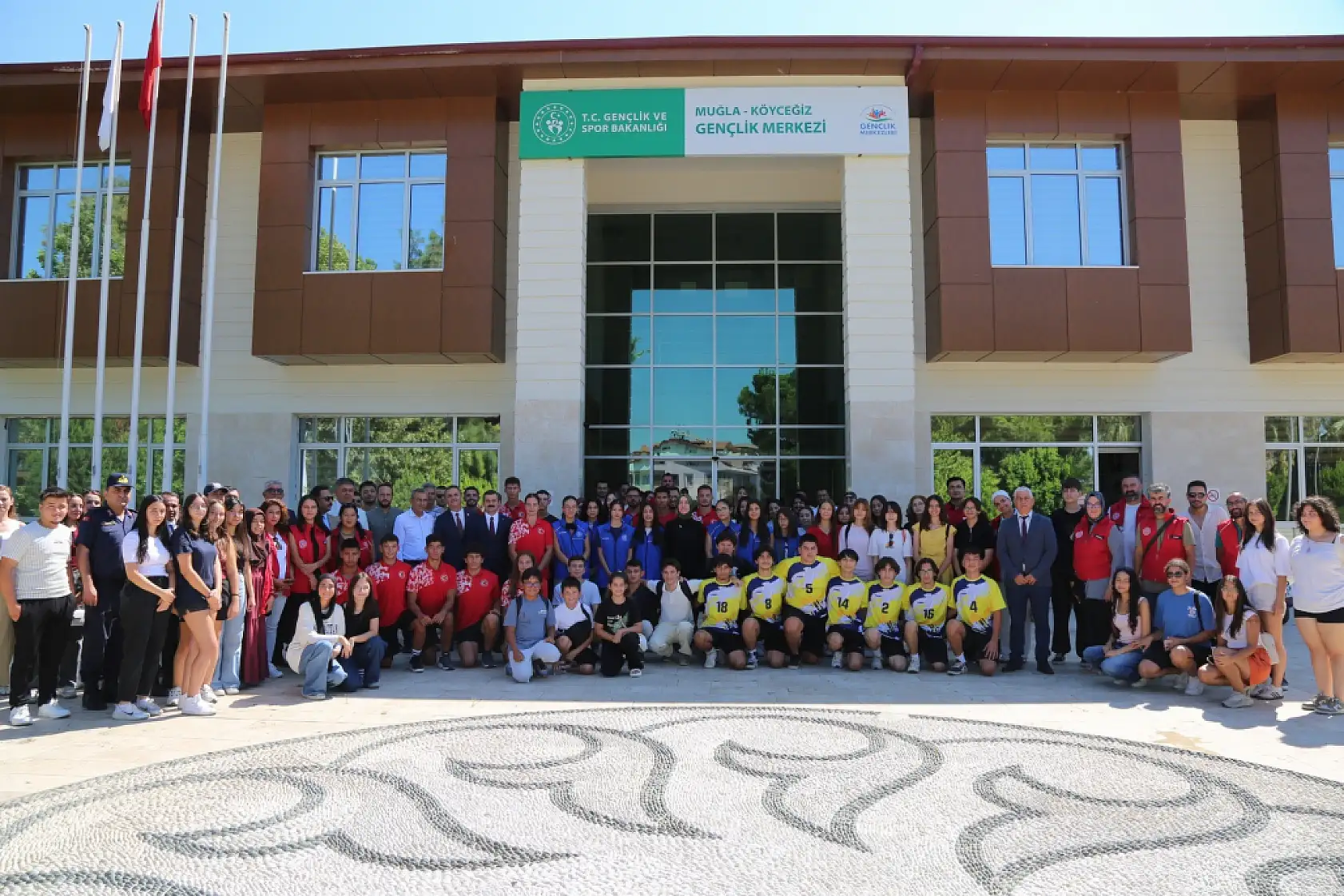 Gençlik ve Spor Bakan Yardımcısı Koçoğlu, Muğla'da gençlerle buluştu