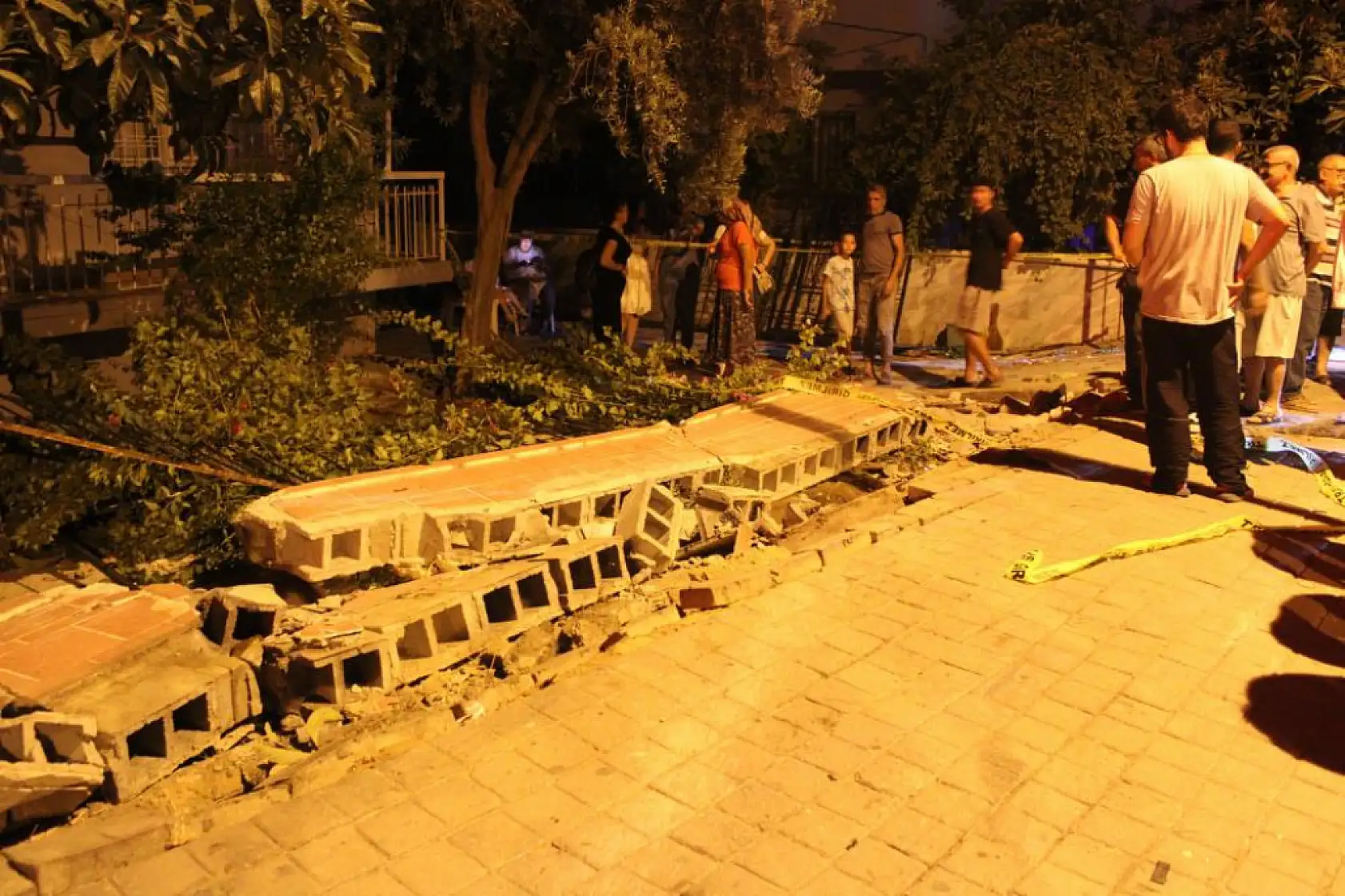 Aydın'da Feci Kaza: Minibüs ile Otomobil Çarpıştı, 11 Yaralı