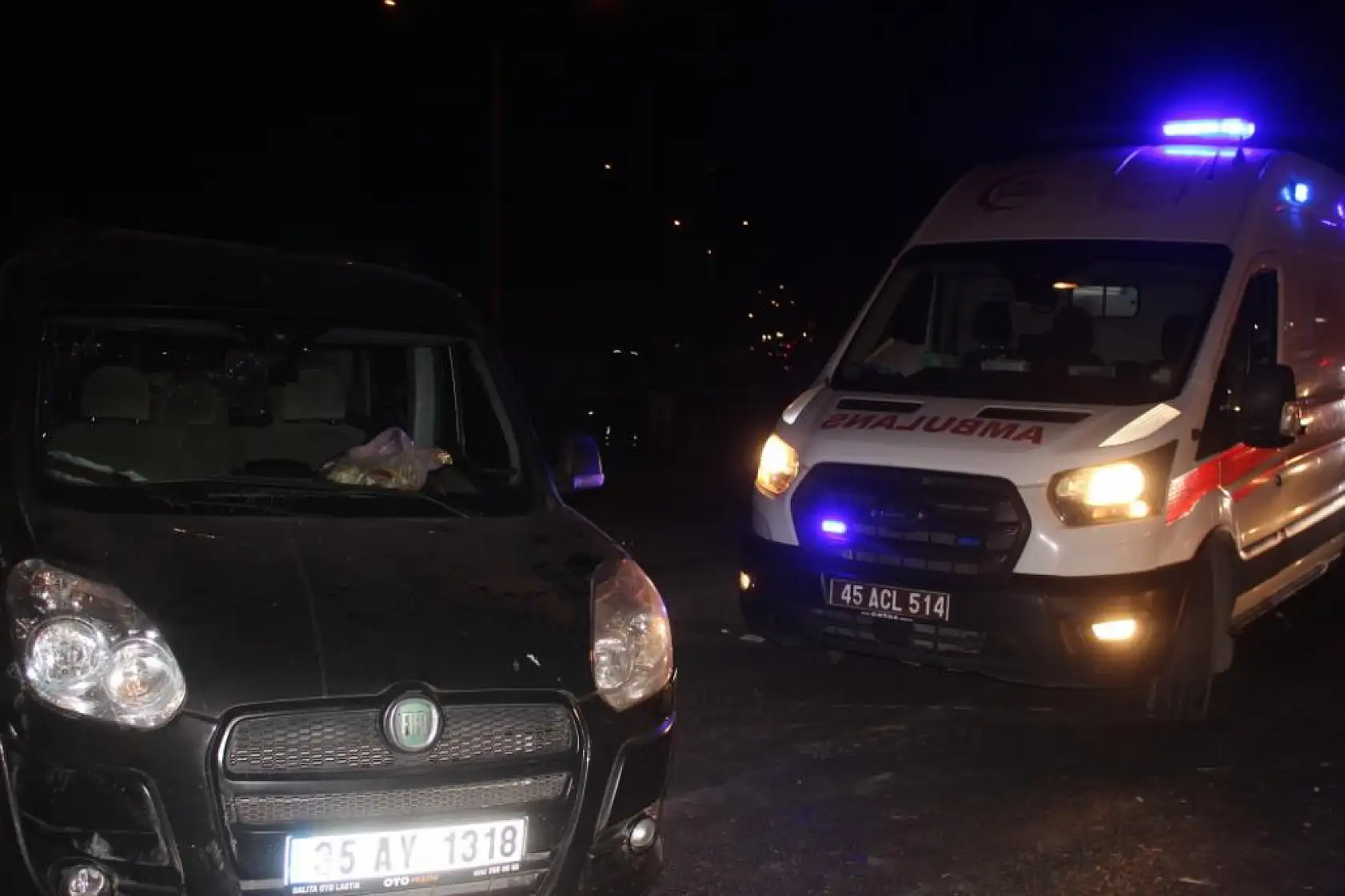 İzmir-Ankara Karayolu'nda Feci Kaza: 1 Ölü, 2'si Ağır 8 Yaralı