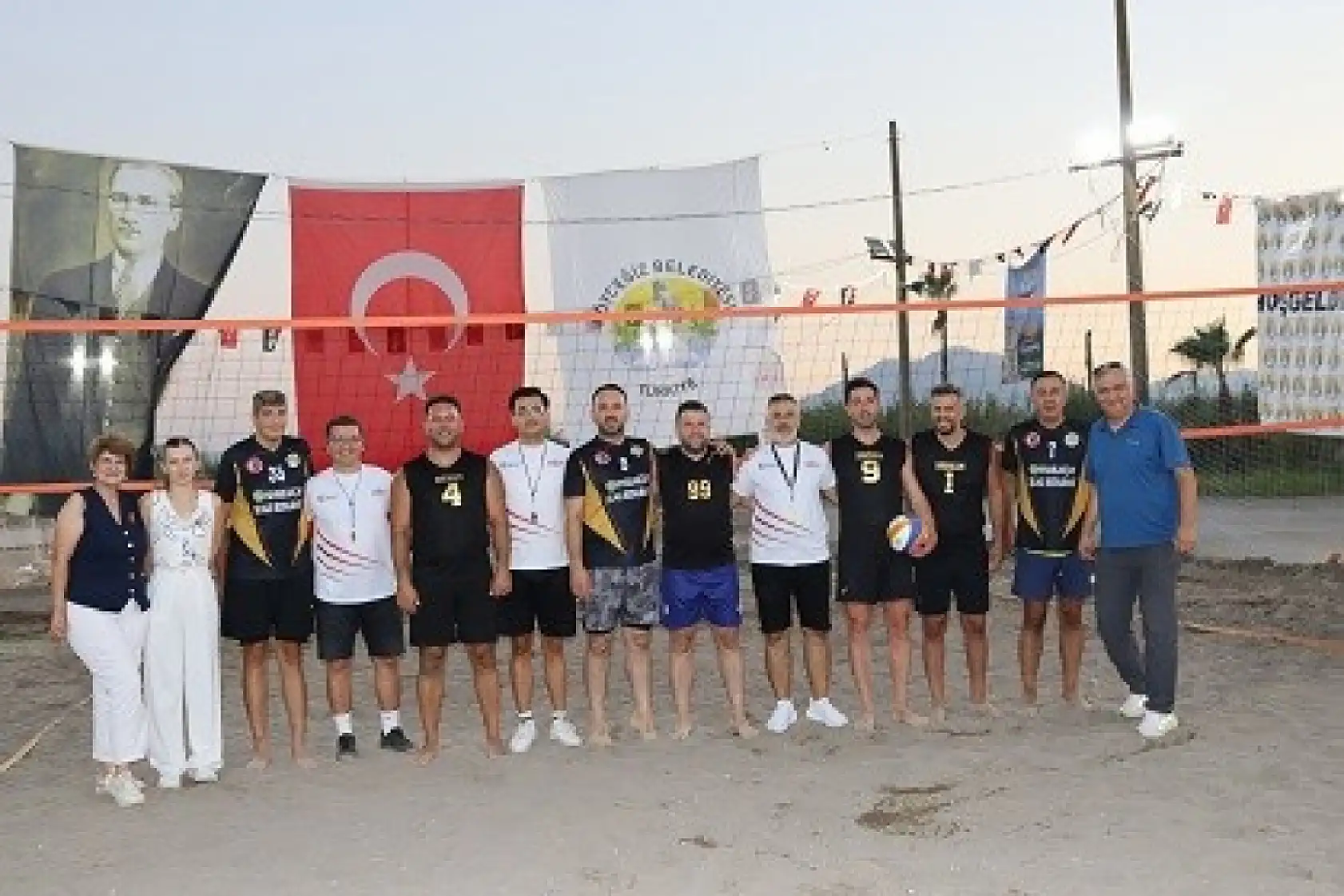 Köyceğiz'de 'Evinin Sultanları Plajda Zafer Kupası Voleybol Turnuvası' başladı