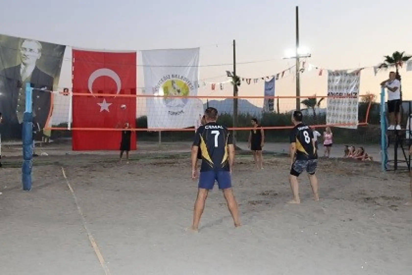 Köyceğiz'de 'Evinin Sultanları Plajda Zafer Kupası Voleybol Turnuvası' başladı