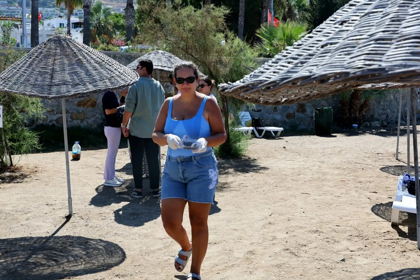 Deniz Çöpleri İzleme Programı Turgutreis'te devam etti