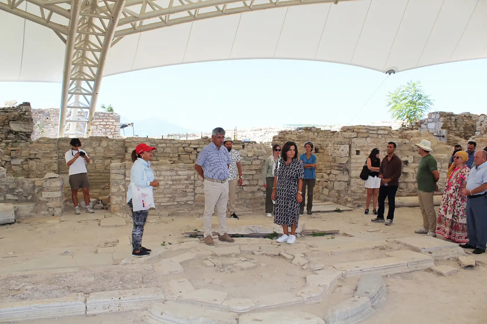 MSKÜ Rektörü Kaçar Kadıkalesi (Anaia) kazı alanında incelemelerde bulundu