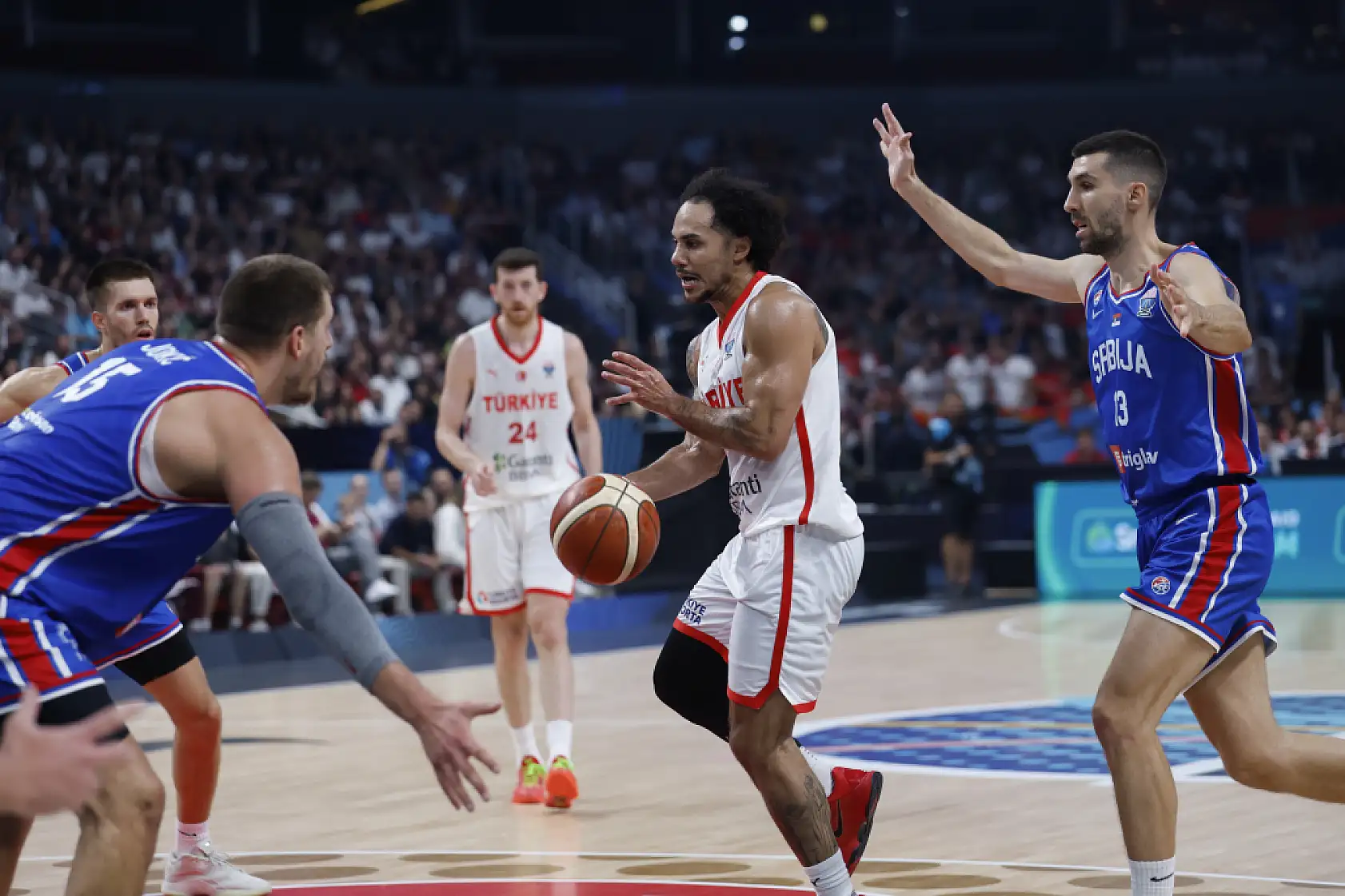 A Milli Erkek Basketbol Takımı, son 16 turunda İsveç ile karşılaşacak