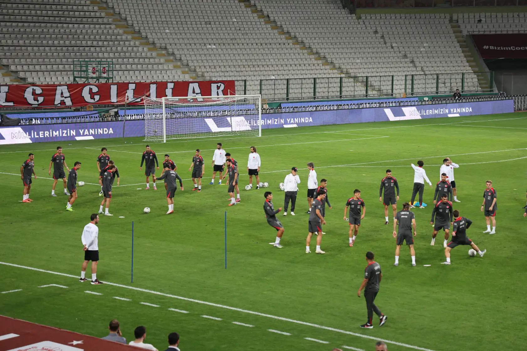 A Milli Futbol Takımı, İspanya maçının hazırlıklarını tamamladı