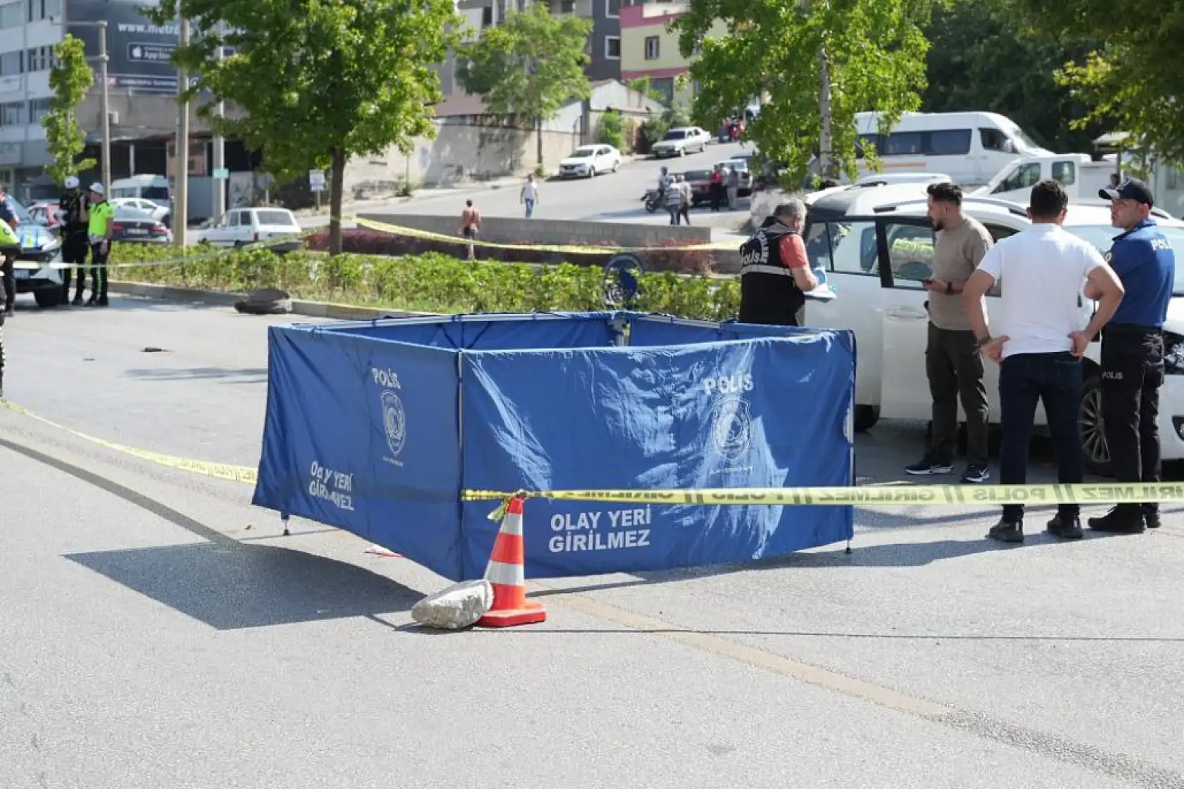 Denizli-İzmir Bulvarı'nda Feci Kaza: Karşıya Geçmek İsterken Canından Oldu