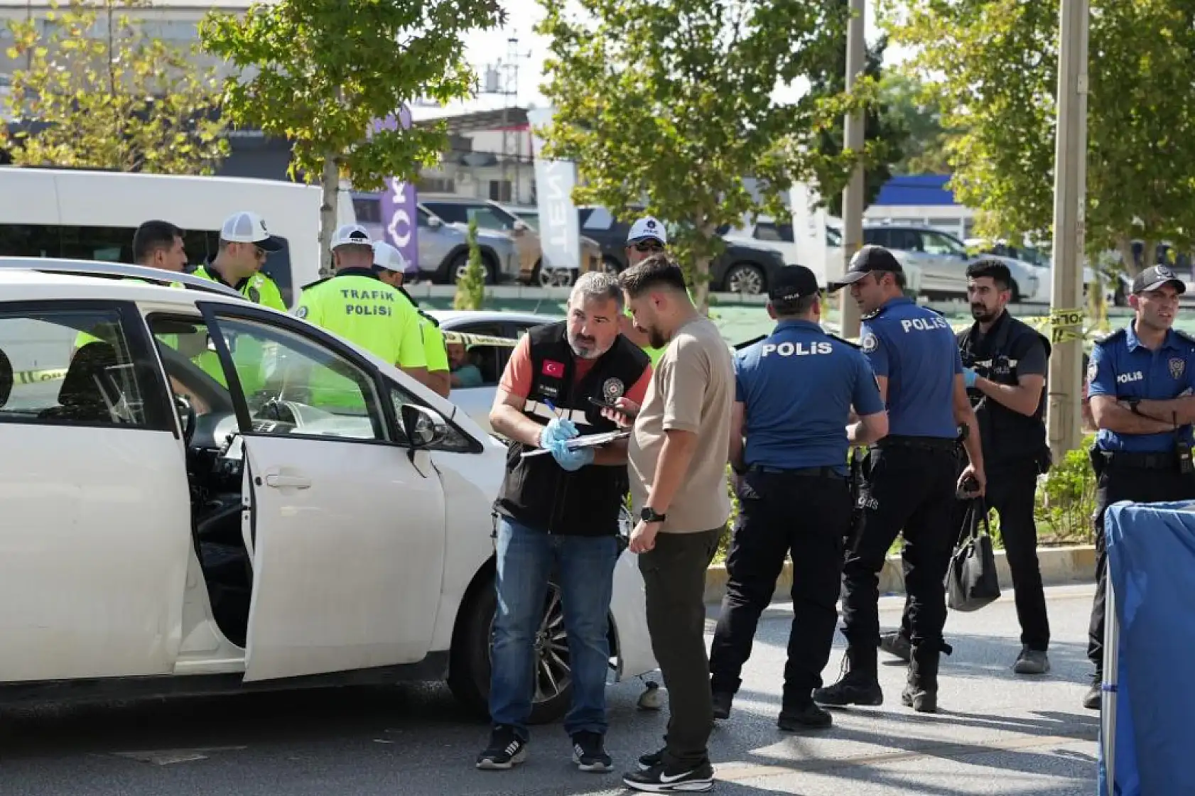 Denizli-İzmir Bulvarı'nda Feci Kaza: Karşıya Geçmek İsterken Canından Oldu