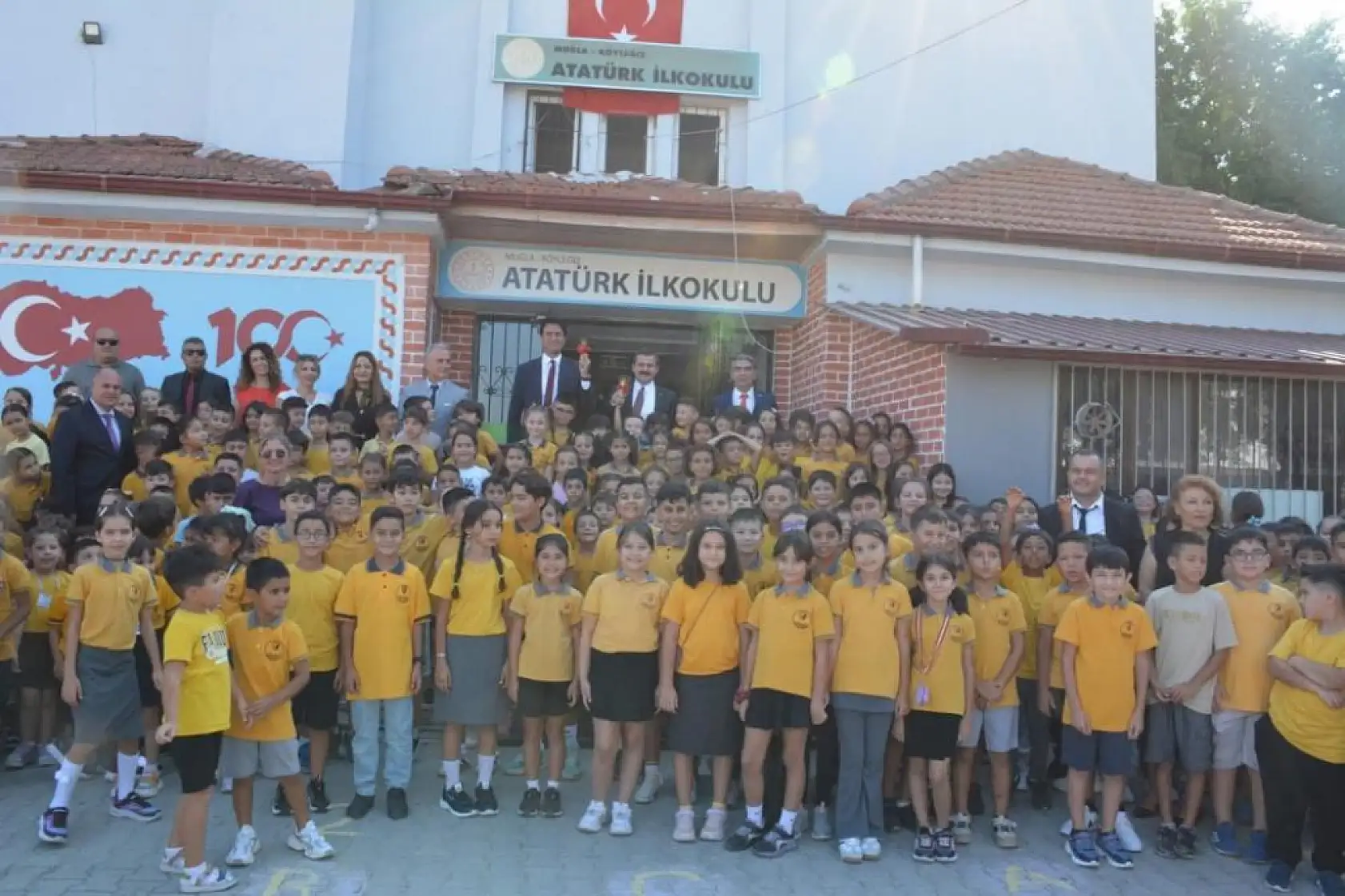 Köyceğiz'de okullar fidan dikim etkinliği ile açıldı