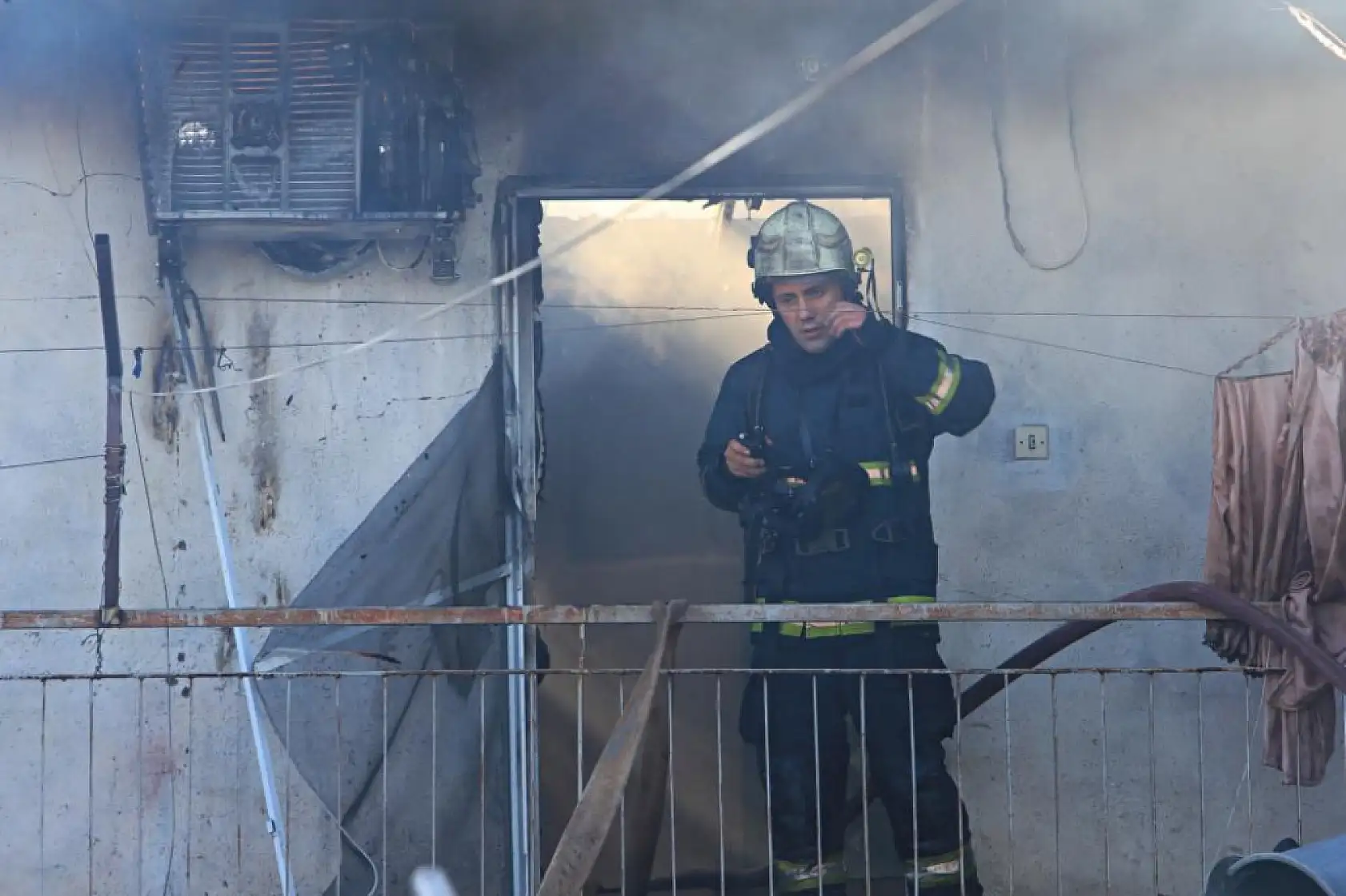 Alt katta yakılan soba üst katı küle çevirdi