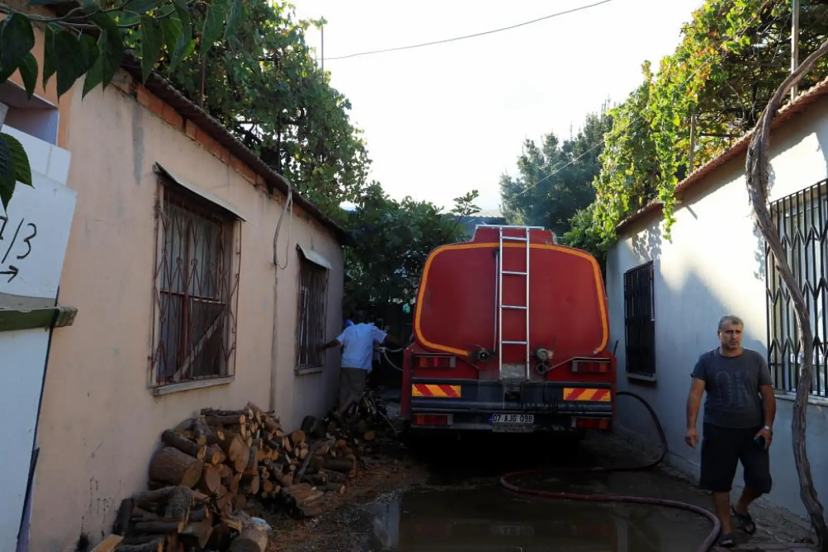 Alt katta yakılan soba üst katı küle çevirdi