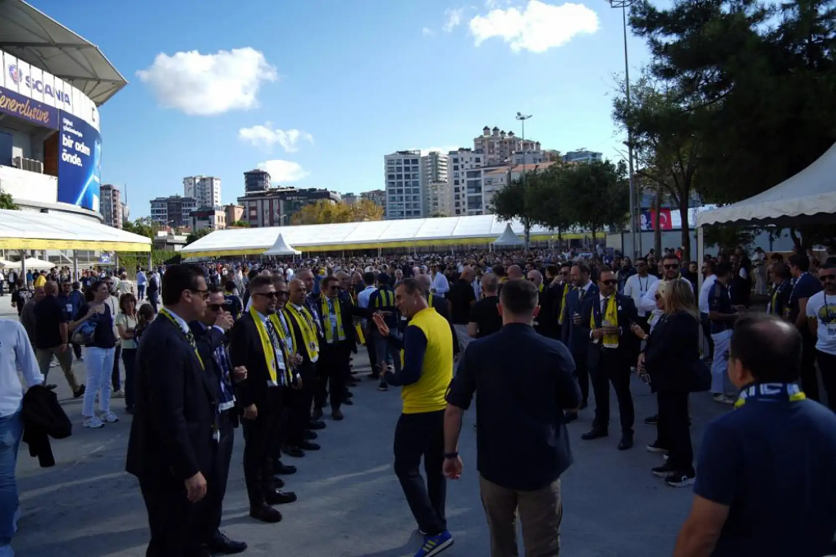 Fenerbahçe'de oy kullanma işlemi başladı