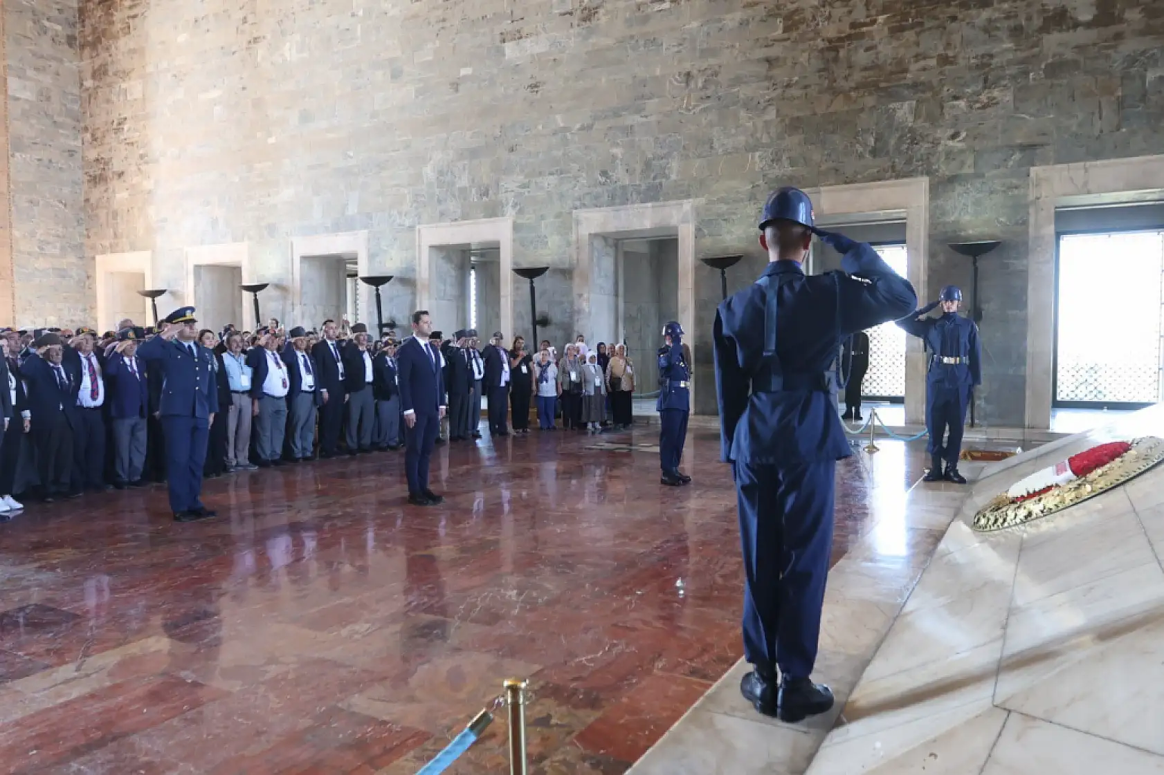 Muğla Büyükşehir Belediyesi, şehit yakını ve gazileri Anıtkabir'e götürdü