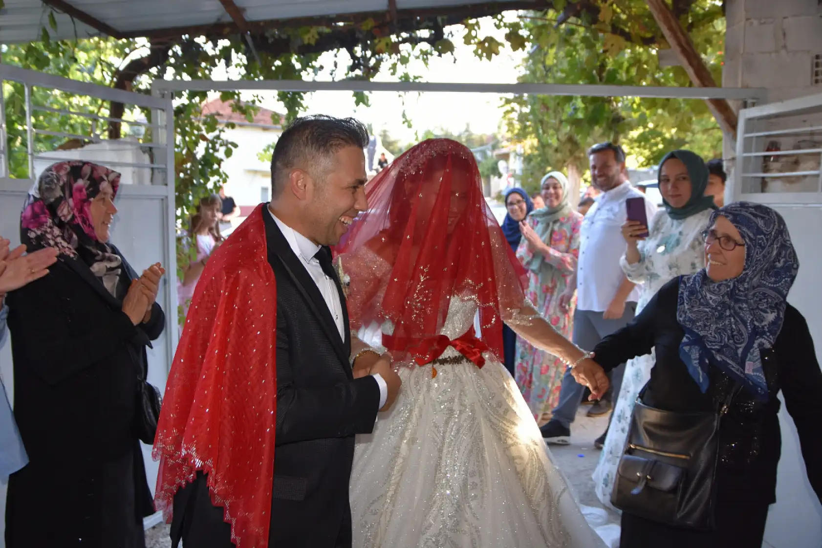 Taylandlı Apinya, Denizli'ye gelin gelerek müslüman oldu