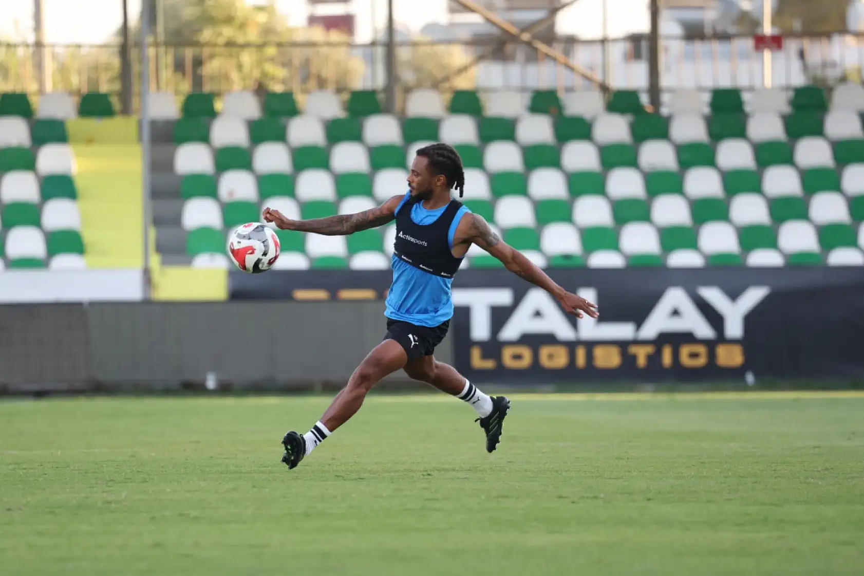 Burhan Eşer: 'Takım bütünlüğüne inanan bir oyun anlayışı istiyoruz'