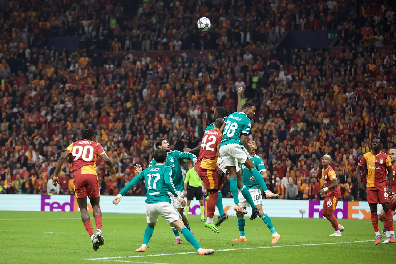 UEFA Şampiyonlar Ligi: Galatasaray: 1 - Liverpool: 0