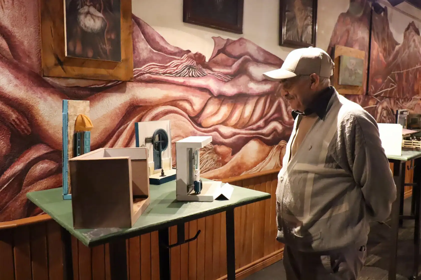 Menteşe'de 'Diorama' sergisi açıldı