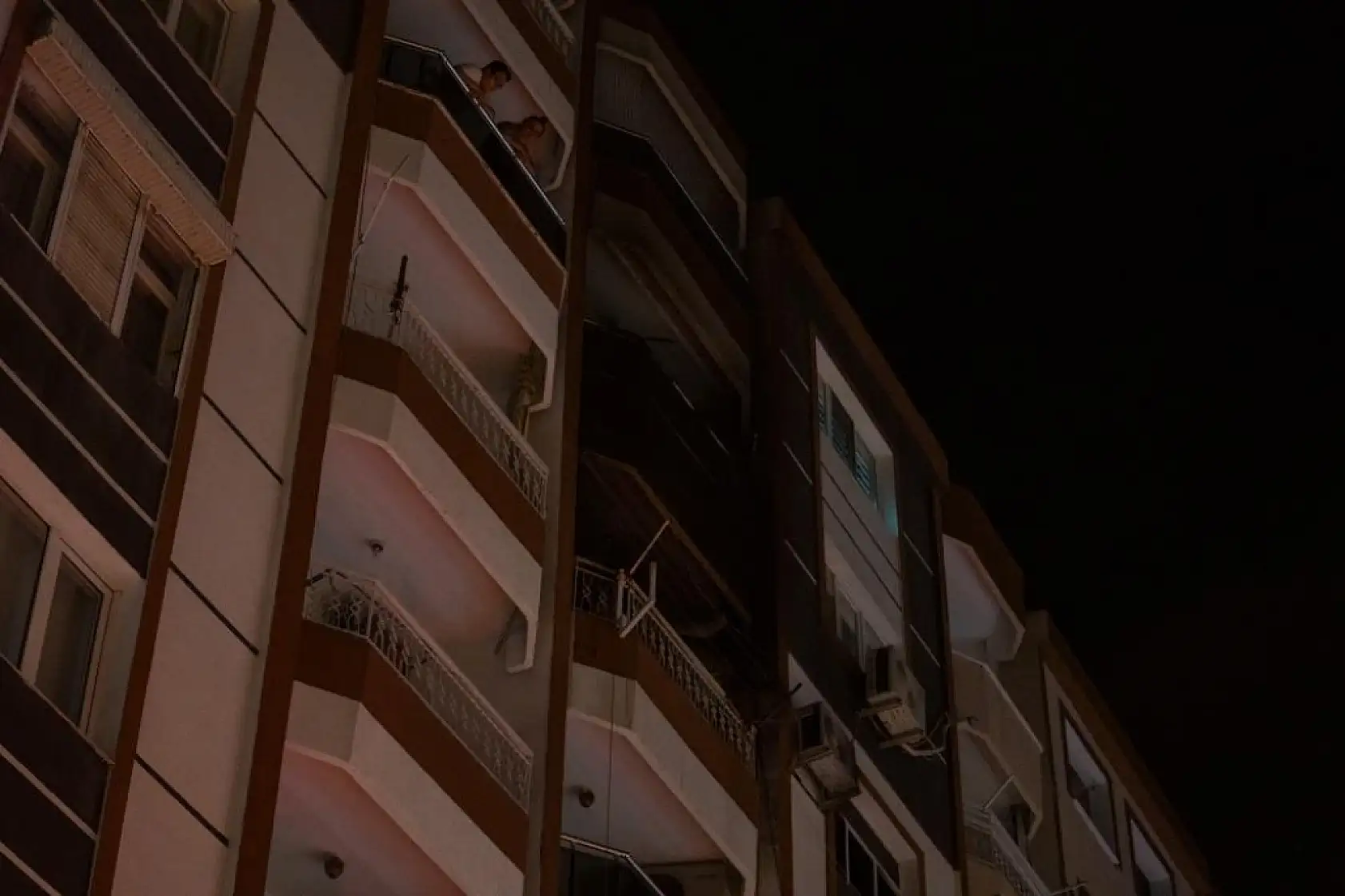 Eşiyle kavga eden şahıs evini ateşe verdi