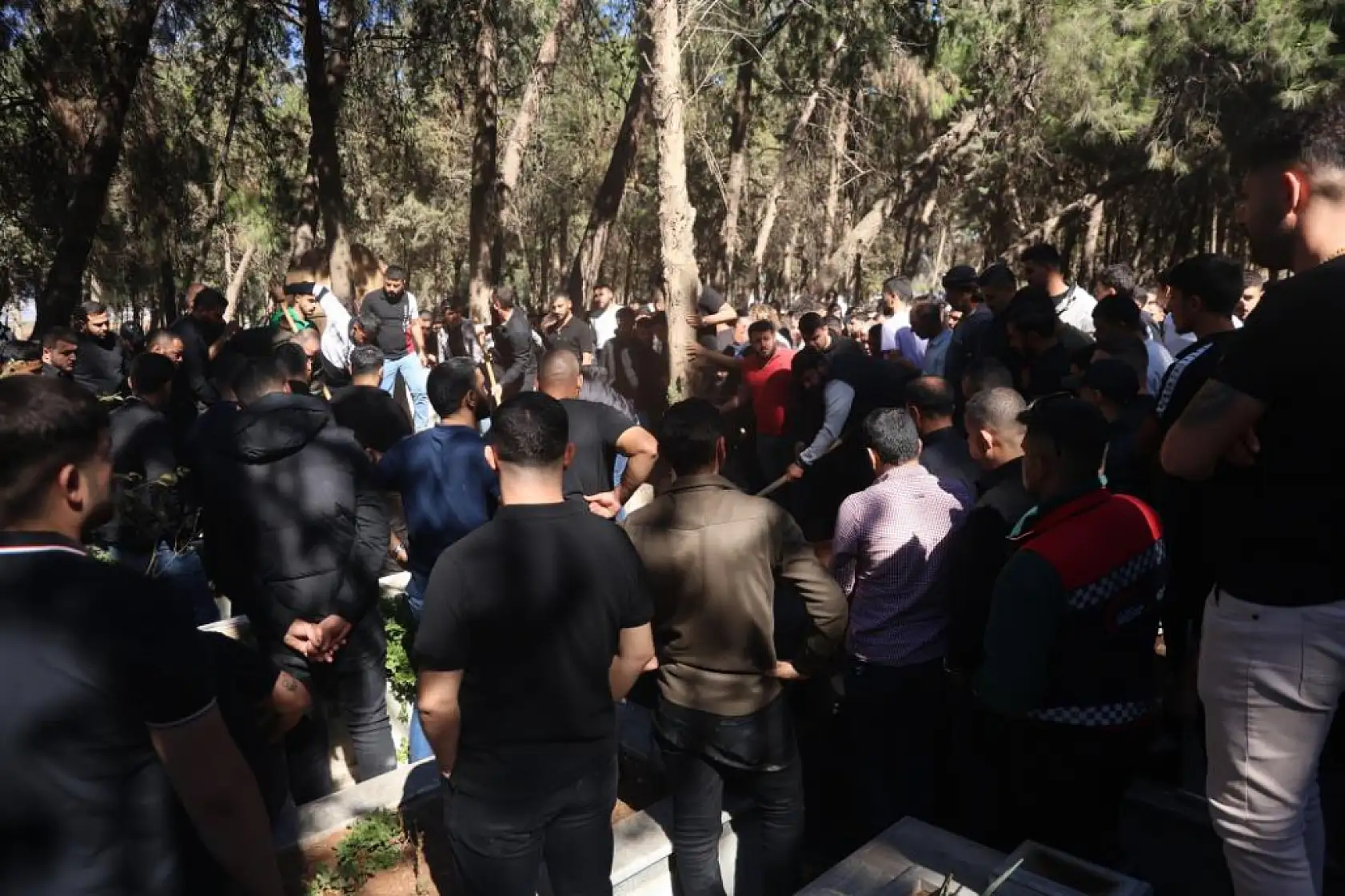Ailesinin ve arkadaşlarının doğum gününü kutlamak için beklediği genç, trafik kazasında can verdi