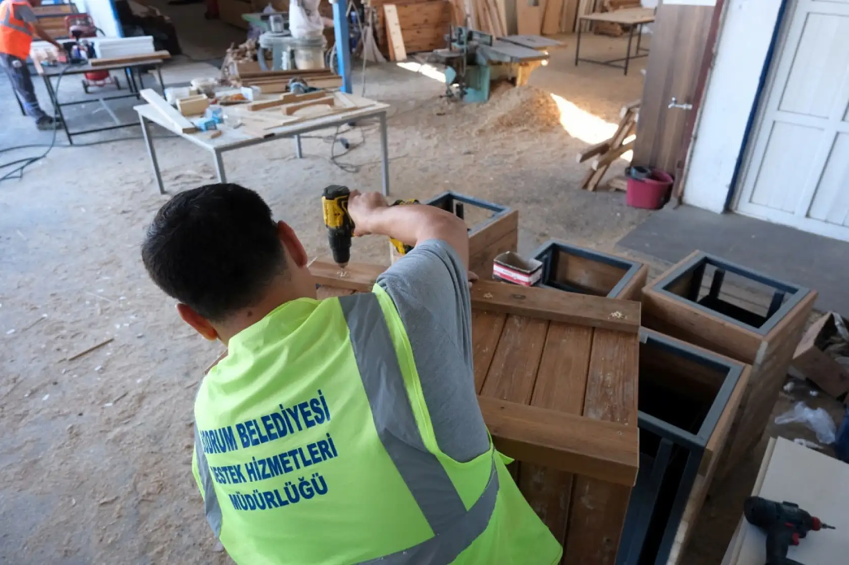 Bodrum Belediyesi'nden estetik kent mobilyaları