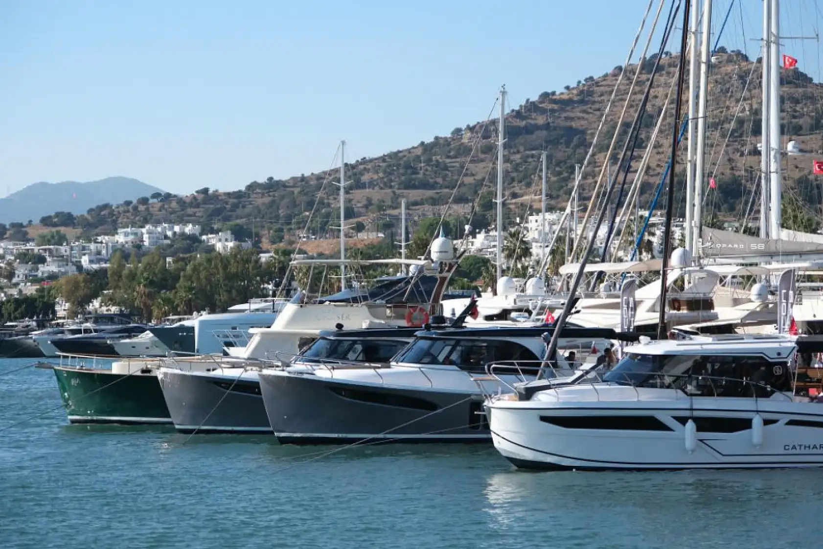 Milyon dolarlık yatlar Bodrum'da buluştu