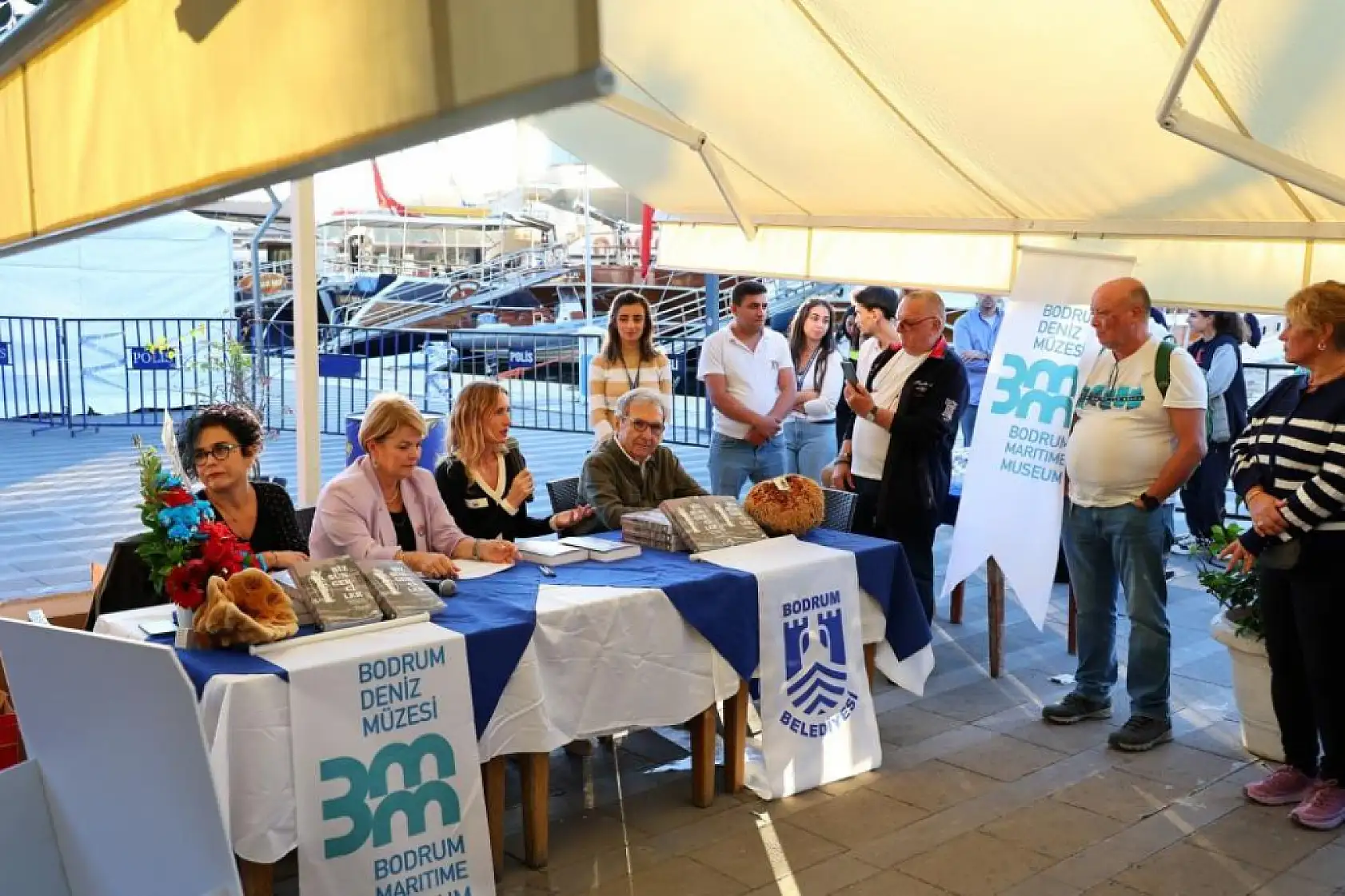 Bodrum'un mavi belleği kitaplarla yaşatılıyor