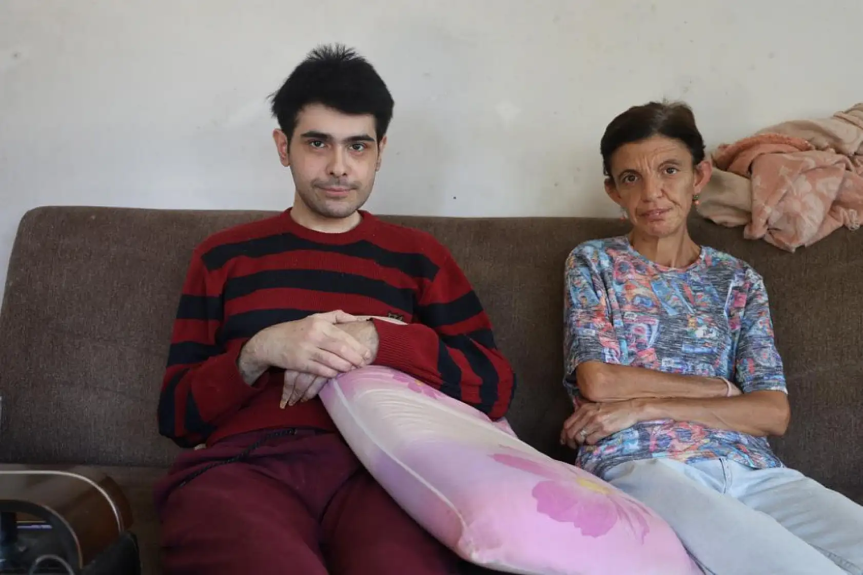 3 yıl sonra duş alıp, tıraş olan Barış'ın annesi, evladının yuva kurması hayaliyle yaşıyor