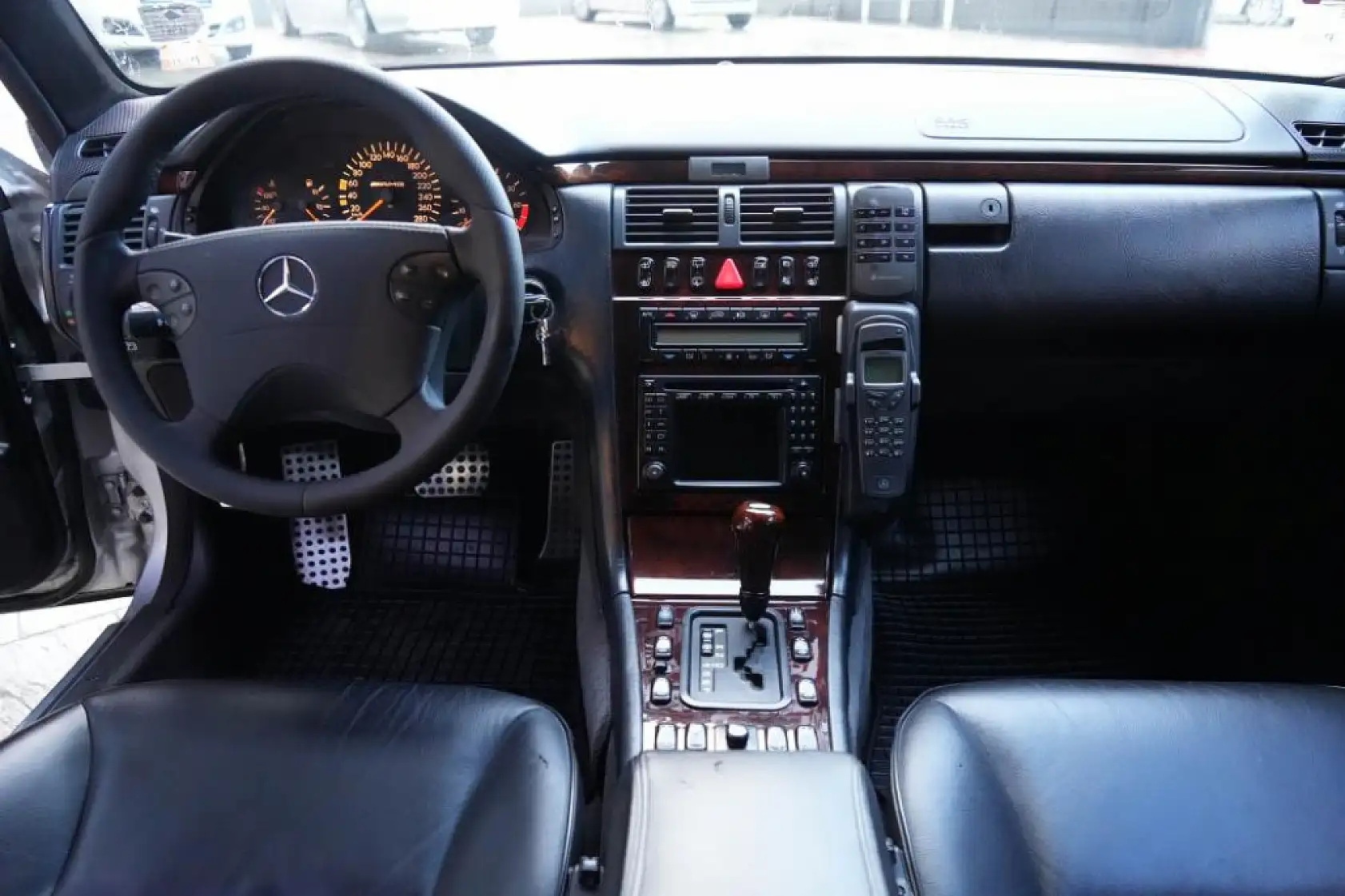 Bu otomobil koleksiyonu, zenginlerin bile rüyalarına giriyor