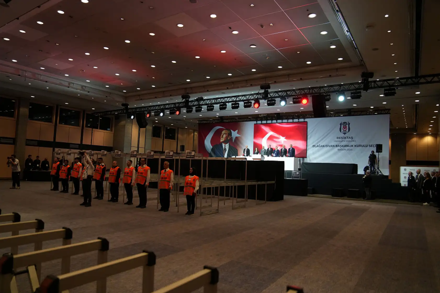 Beşiktaş'ta olağan divan kurulu başkanlık seçimi başladı