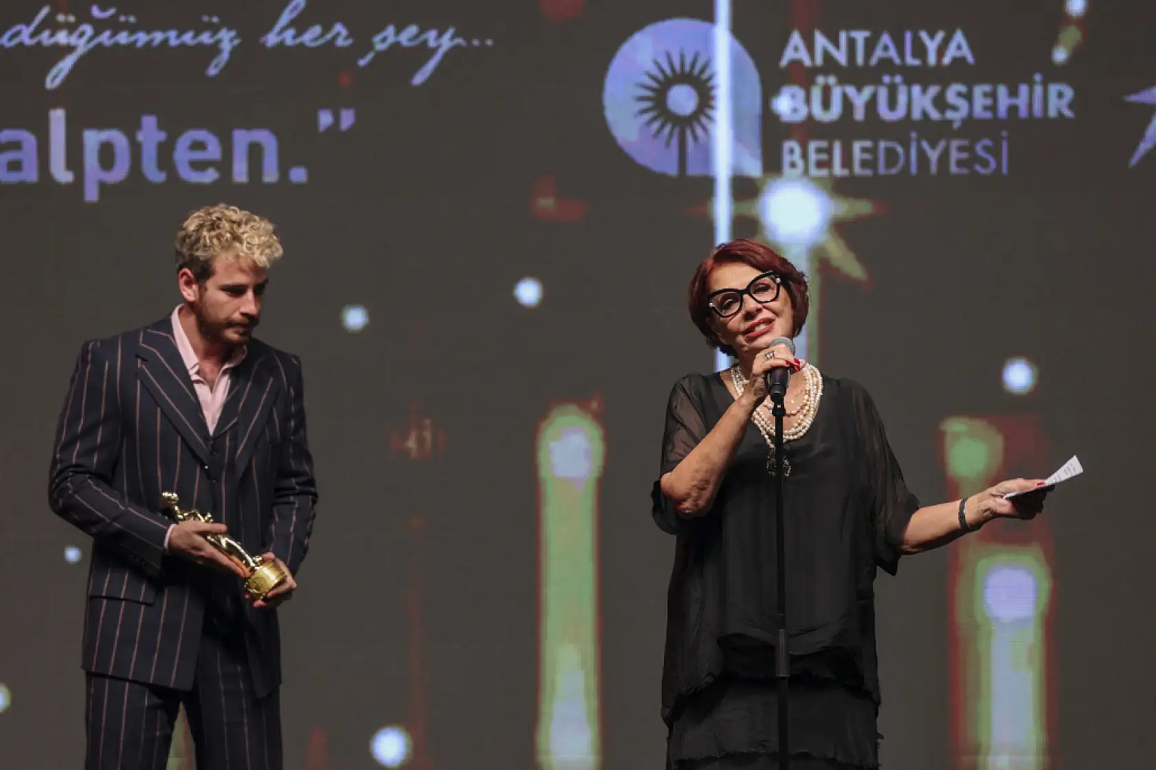 Altın Portakal'da 'Onur, Emek, Başarı' ödülleri sahiplerini buldu