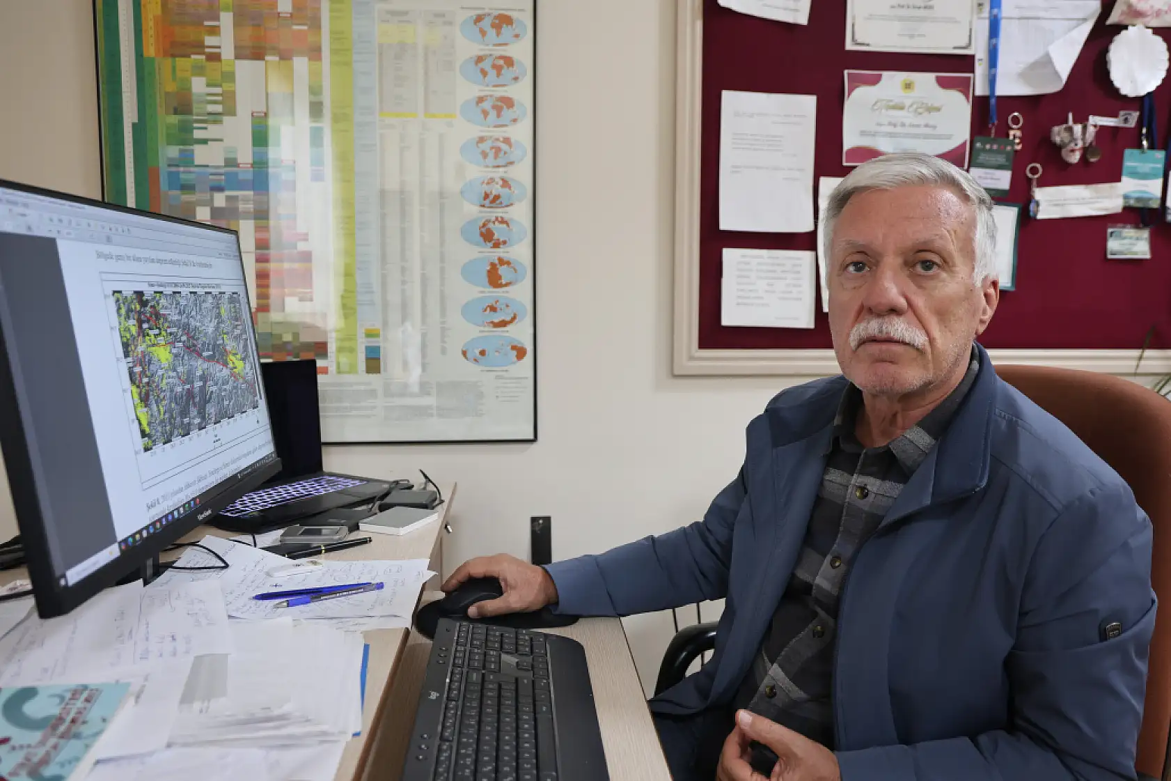 Jeoloji Uzmanı Prof. Dr. Ercan Aksoy: Sındırgı'da 14 binin üzerinde deprem yaşandı