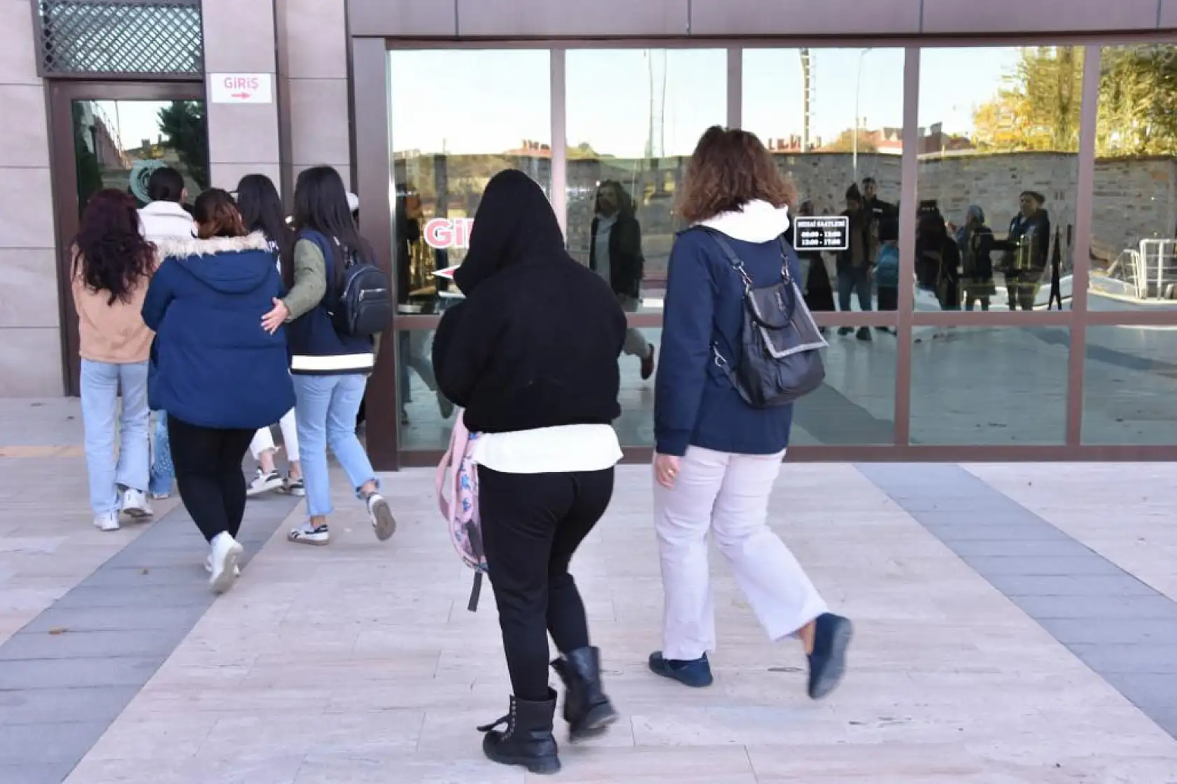 Öğretmen olacaktı, çete lideri oldu