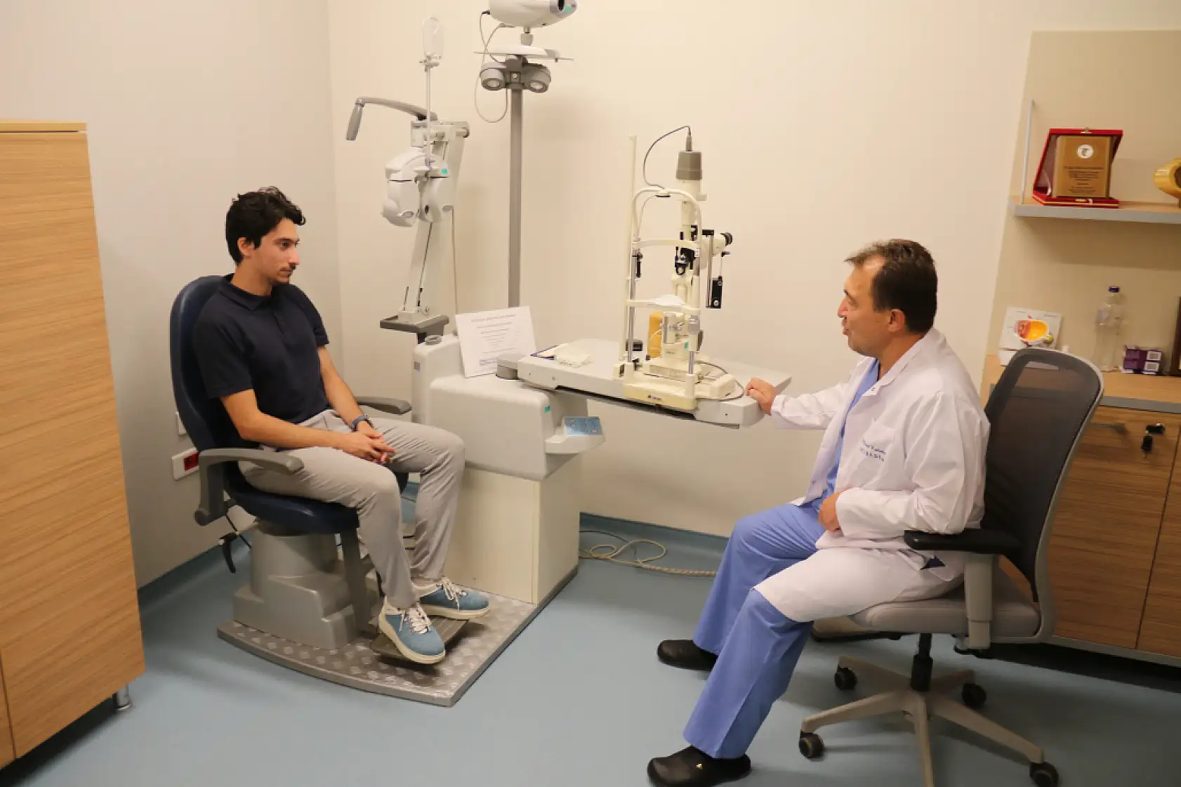 Uzmanından uyarı: 2050 yılında dünyanın yarısı gözlük kullanabilir