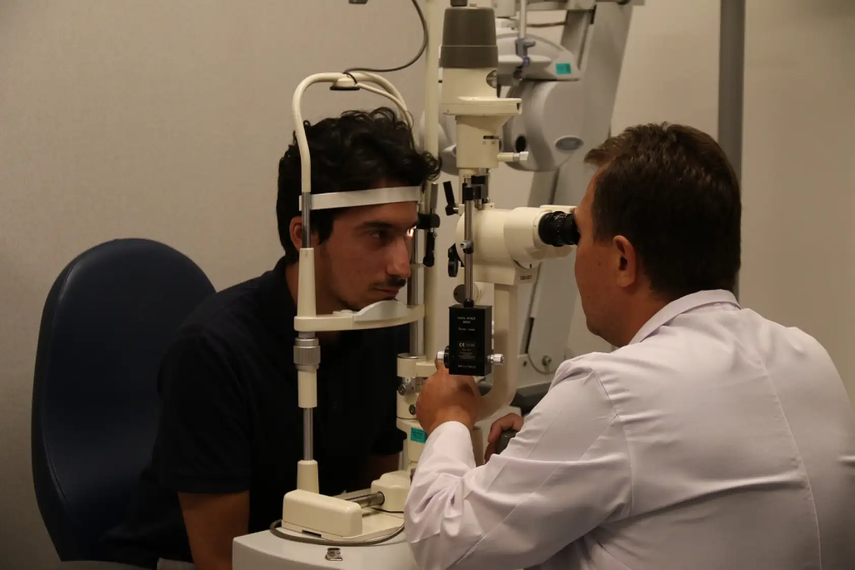 Uzmanından uyarı: 2050 yılında dünyanın yarısı gözlük kullanabilir