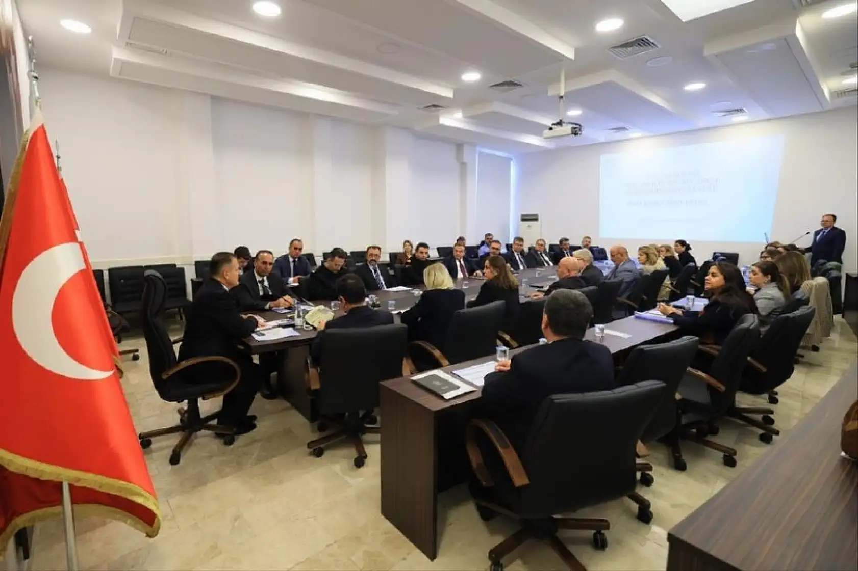 Vali Akbıyık'tan bağımlılıkla mücadele vurgusu