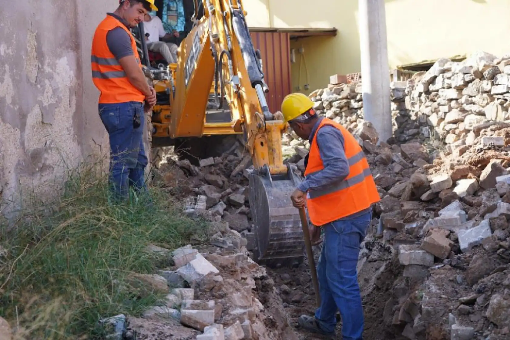 Milas'ta 40 yıllık içme suyu hattı yenileniyor