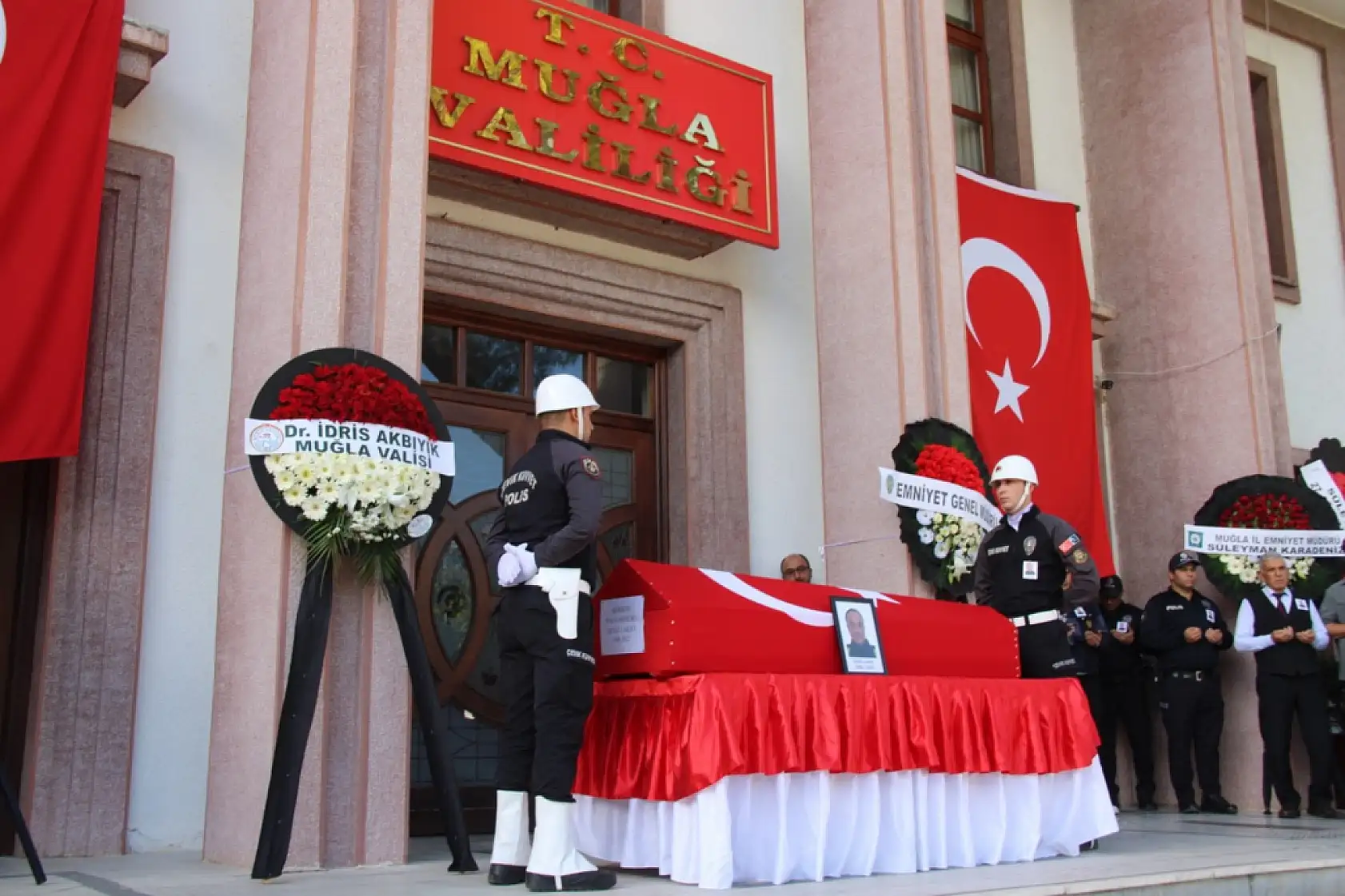 Polis Memuru Çakıcı Muğla'da gözyaşlarıyla uğurlandı