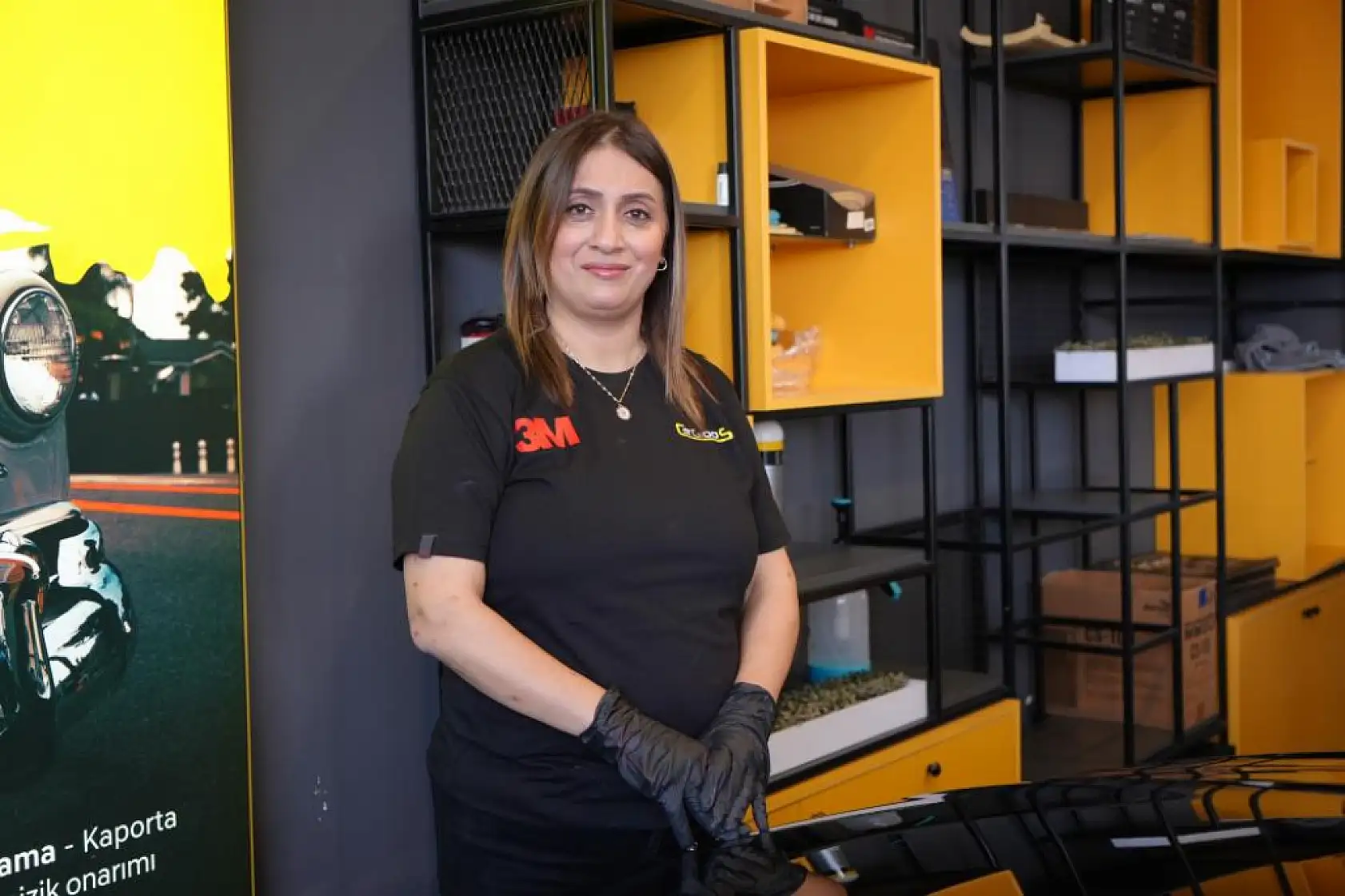 Üç çocuk annesi kadın usta oto boyada başarı hikayesi yazıyor