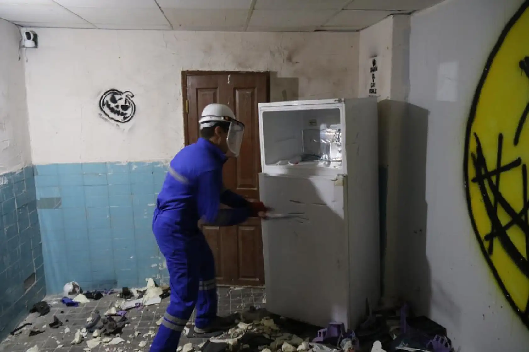 'Stres evi'ne girenler eşyaları kırıp rahatlıyor