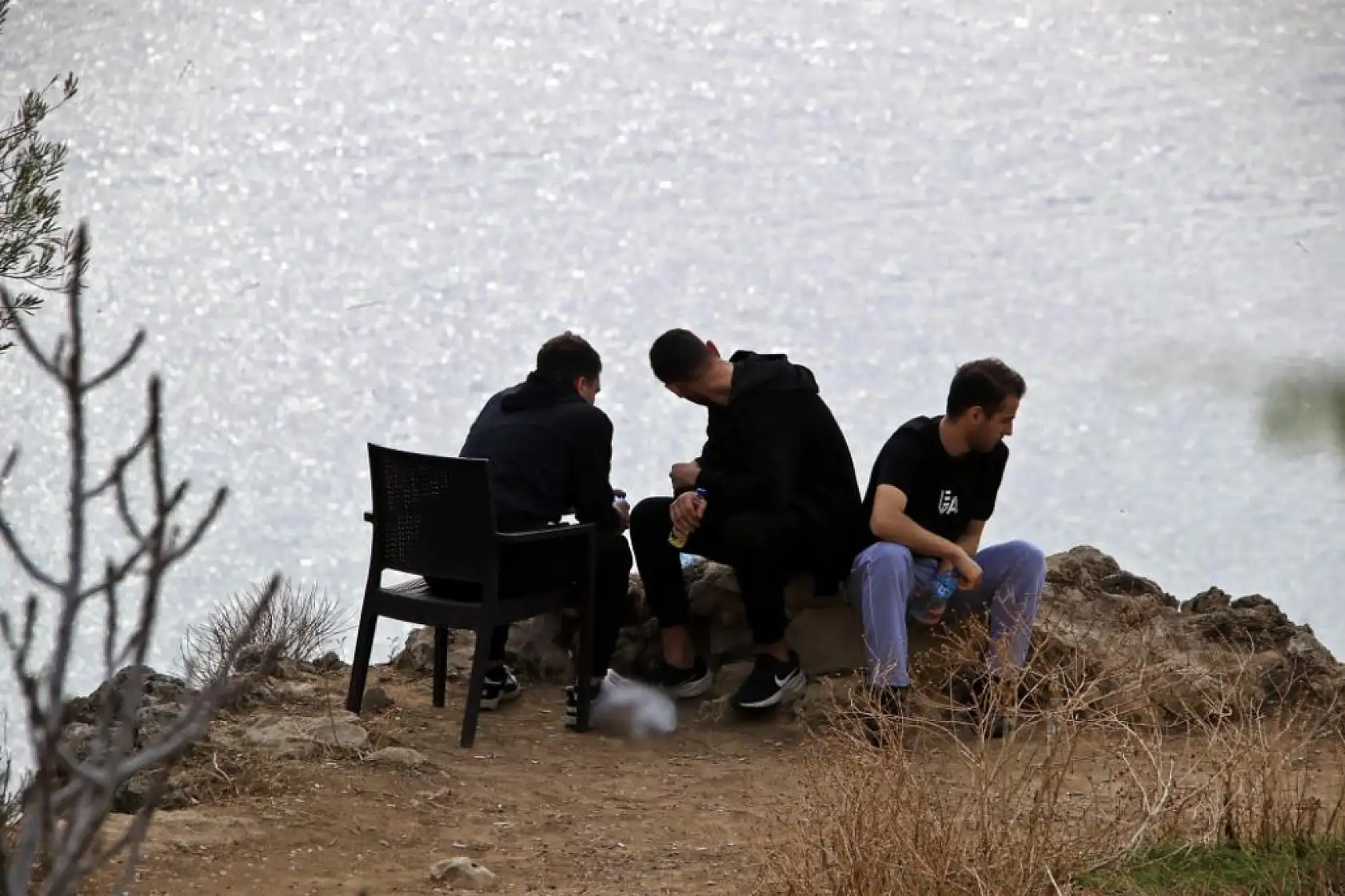 Biri ölümün ucunda, diğerleri manzara keyfinde