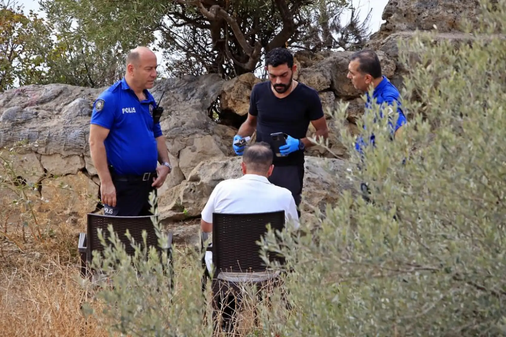 Biri ölümün ucunda, diğerleri manzara keyfinde