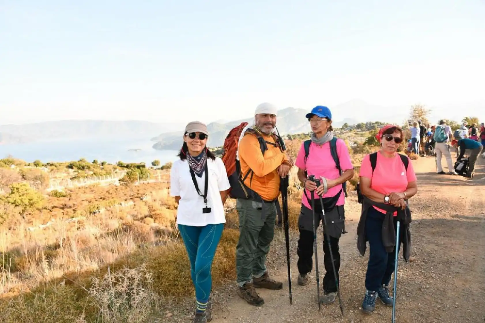 128 doğasever Marmaris'in doğasında yürümek için geldi