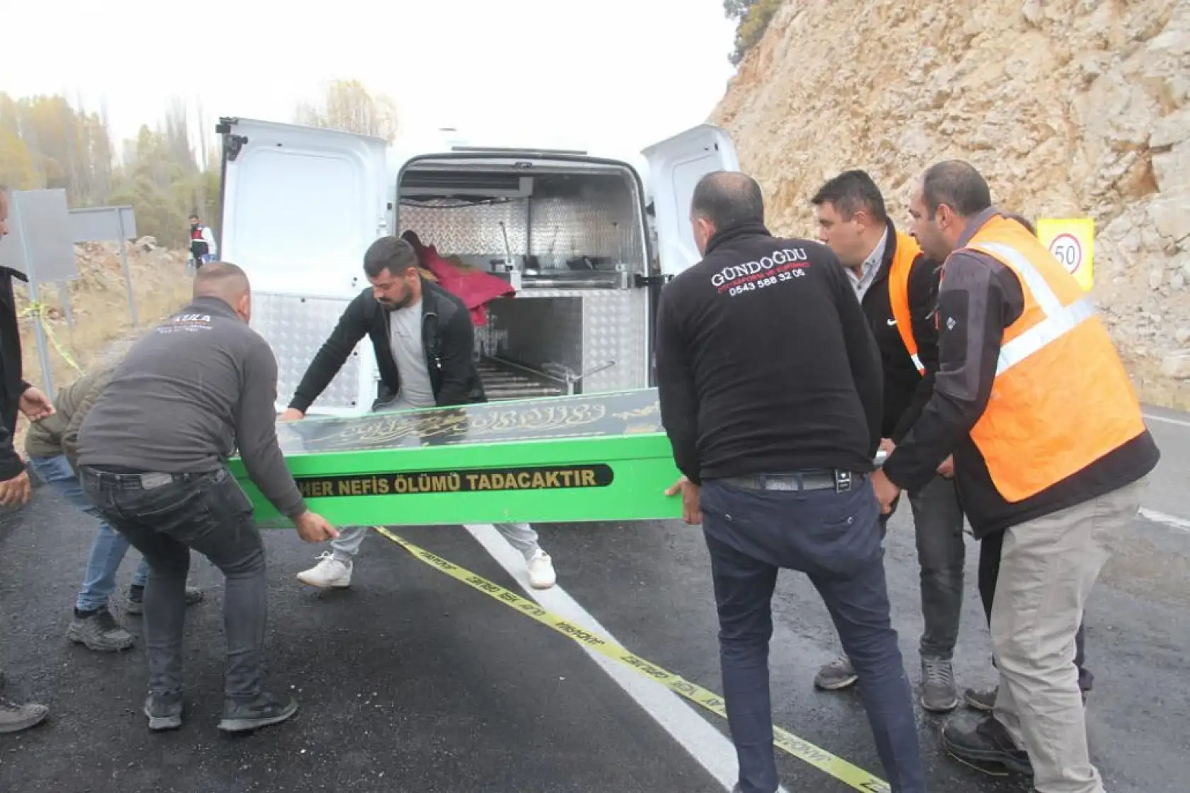 İki Otomobil Kafa Kafaya Çarpıştı: 1 Ölü, 3 Yaralı