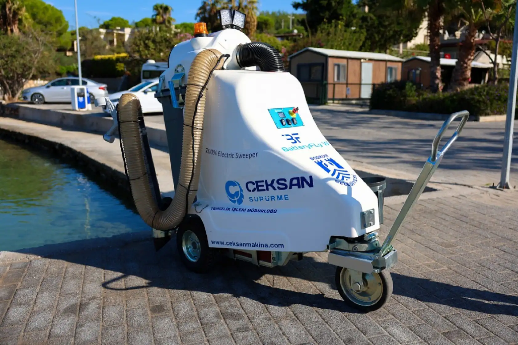 Yeni nesil elektrikli yol süpürme araçları Bodrum'da