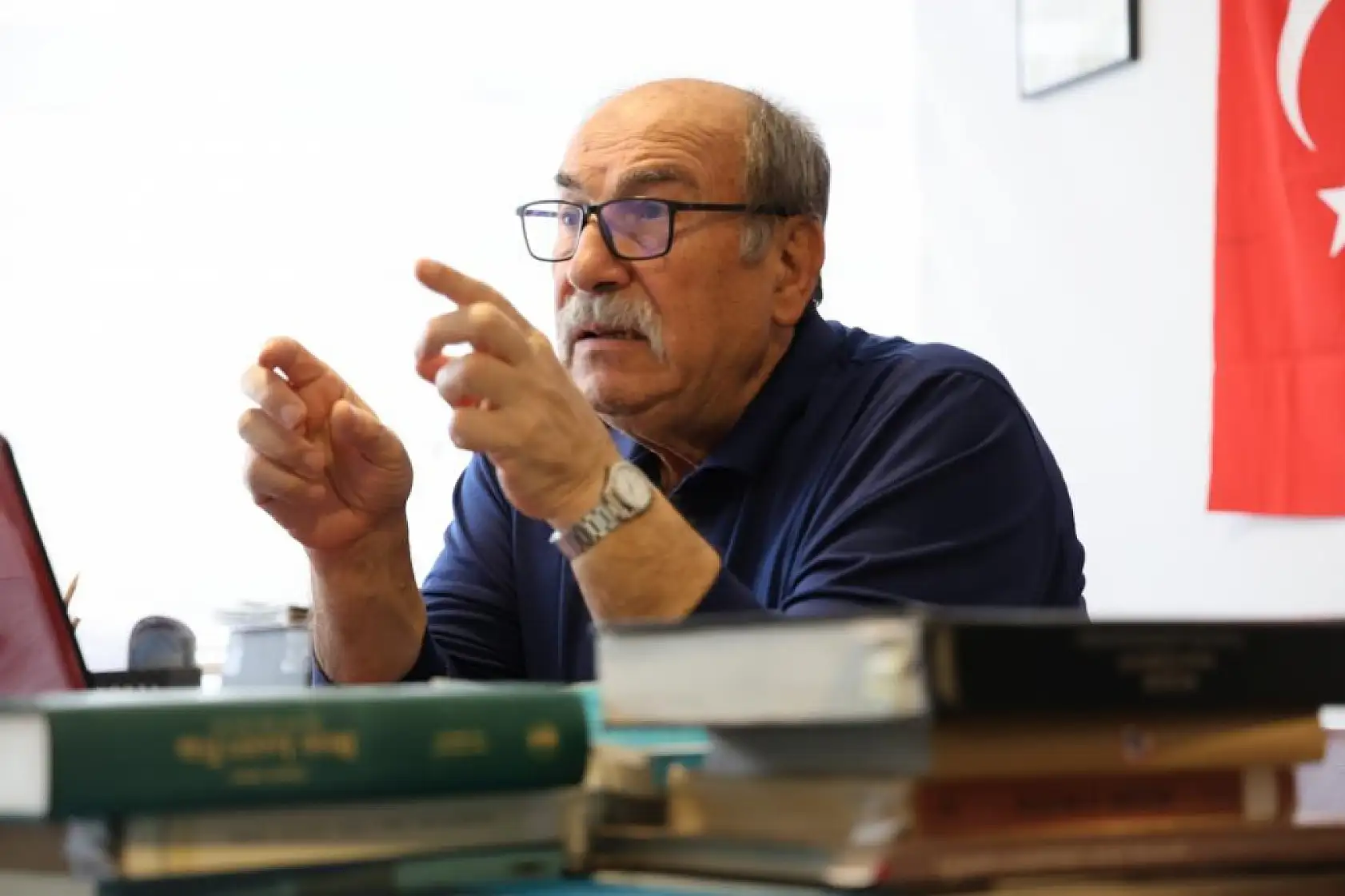 Yaşadıklarını 5 ciltlik kitapla ölümsüzleştirecek