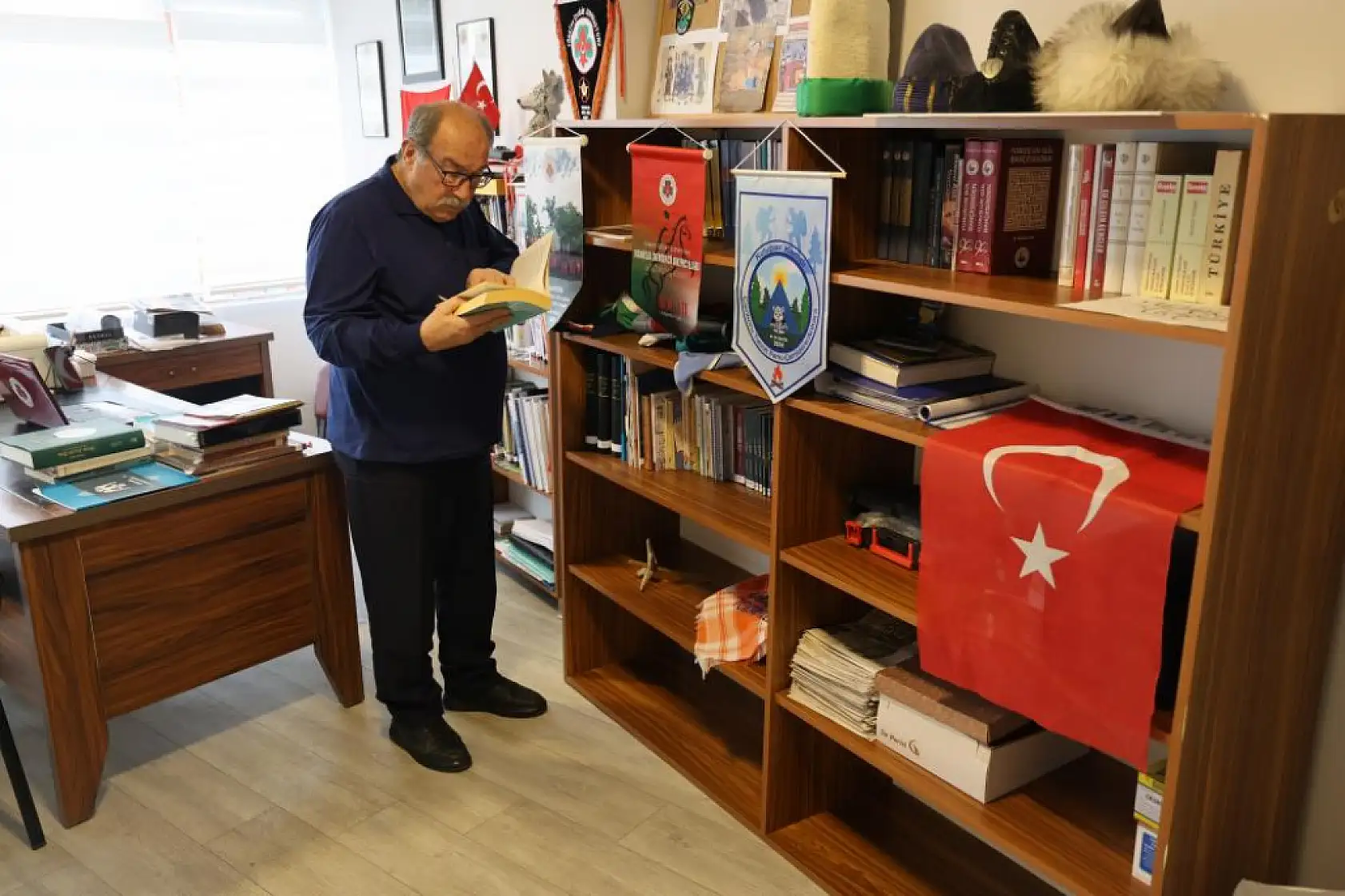 Yaşadıklarını 5 ciltlik kitapla ölümsüzleştirecek