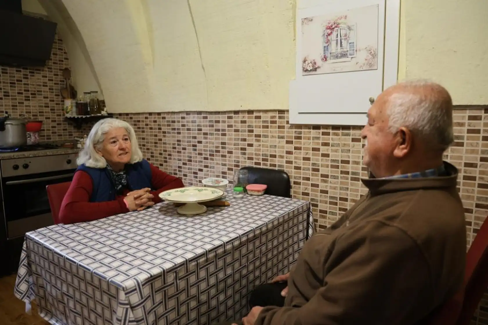 55 yıldır tersten okuyup, tersten konuşuyor