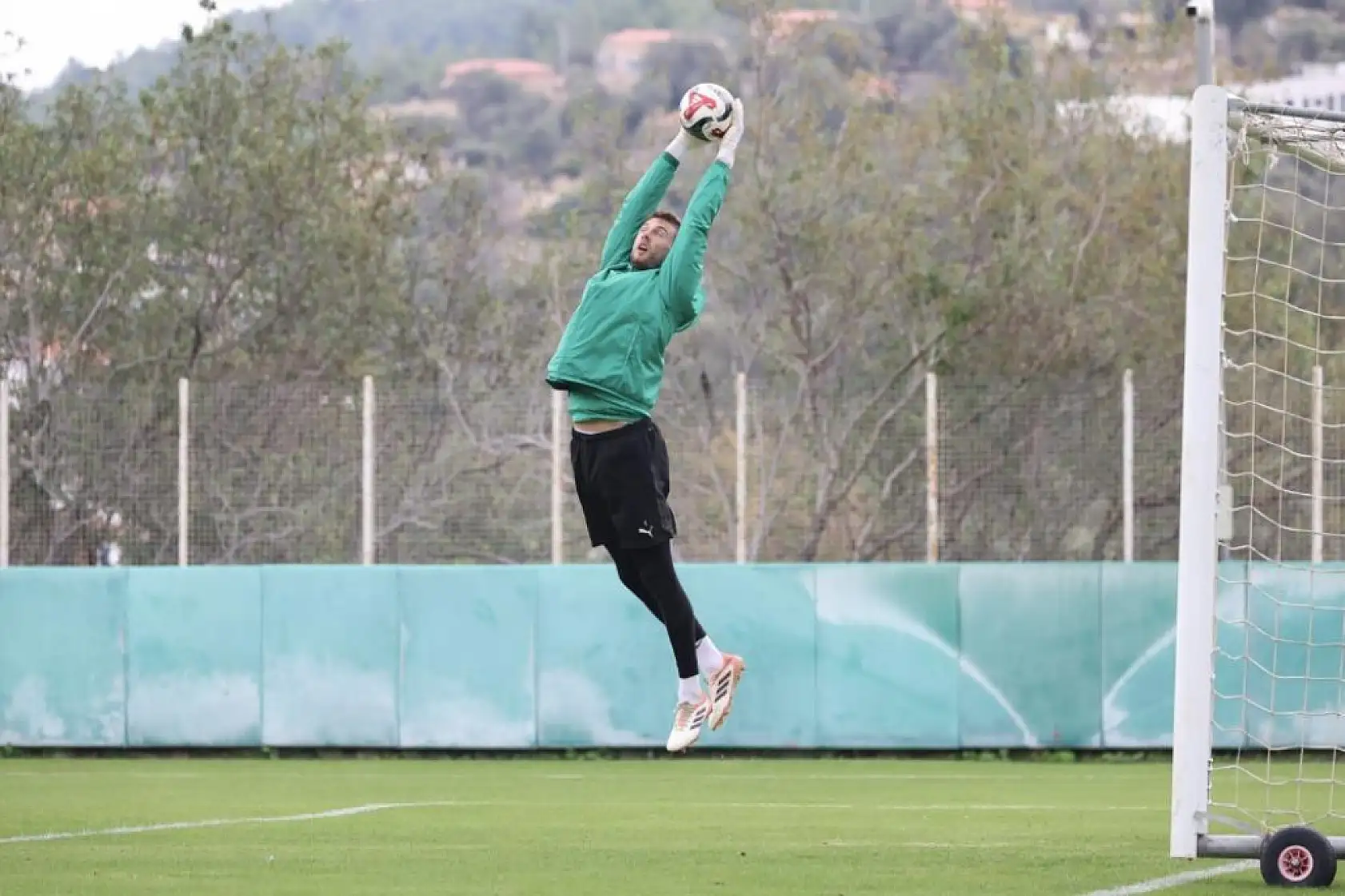 Bodrum FK liderlik için Ümraniyespor deplasmanında