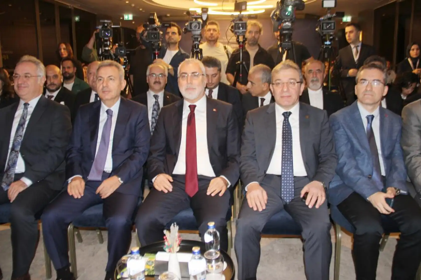 Bakan Işıkhan'dan asgari ücret açıklaması